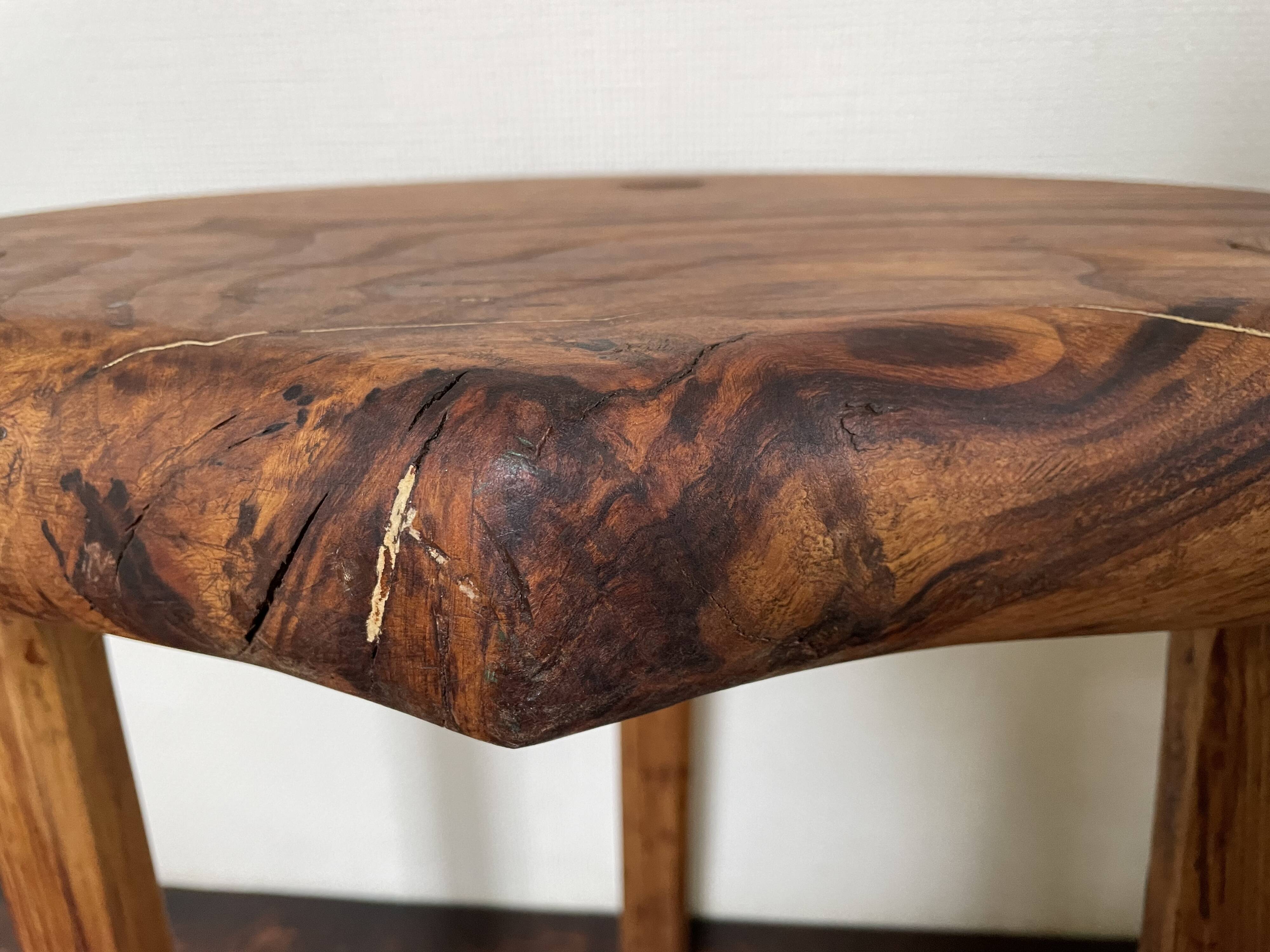 Tabouret tripode