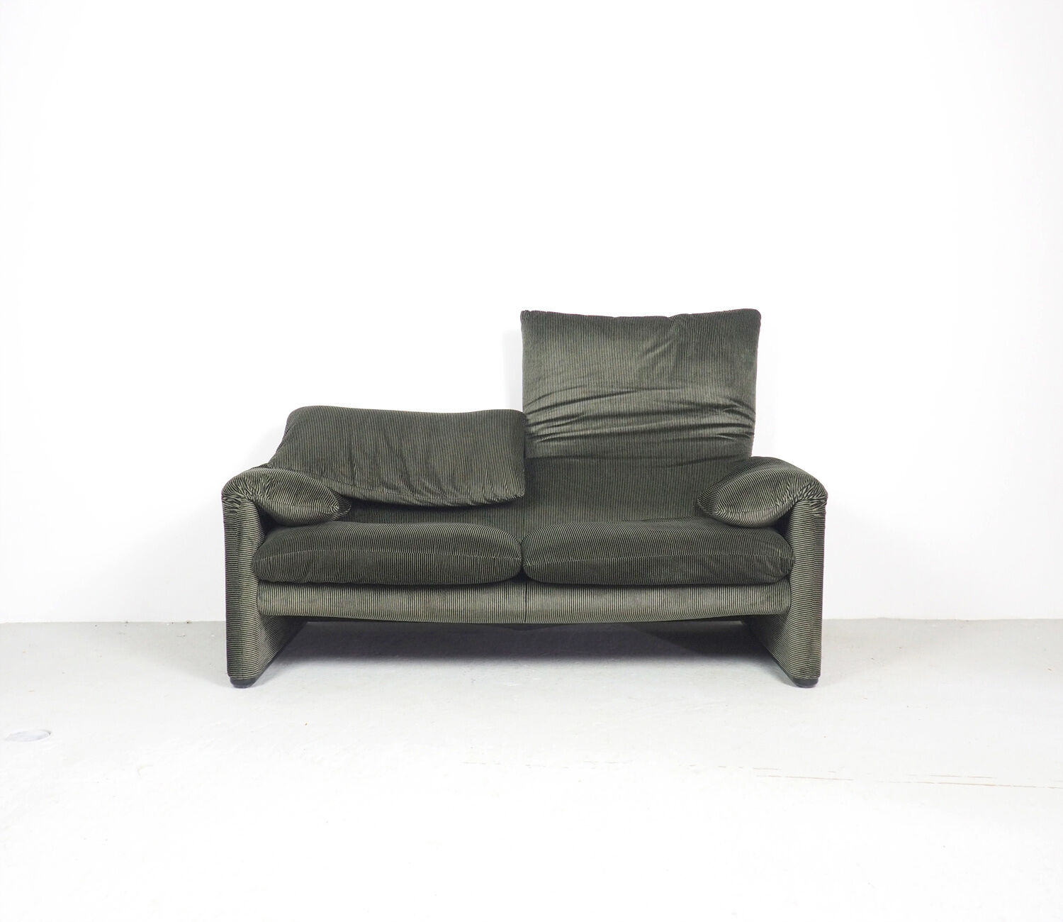 Maralunga 2 seater sofa by Vico Magistretti for Cassina
