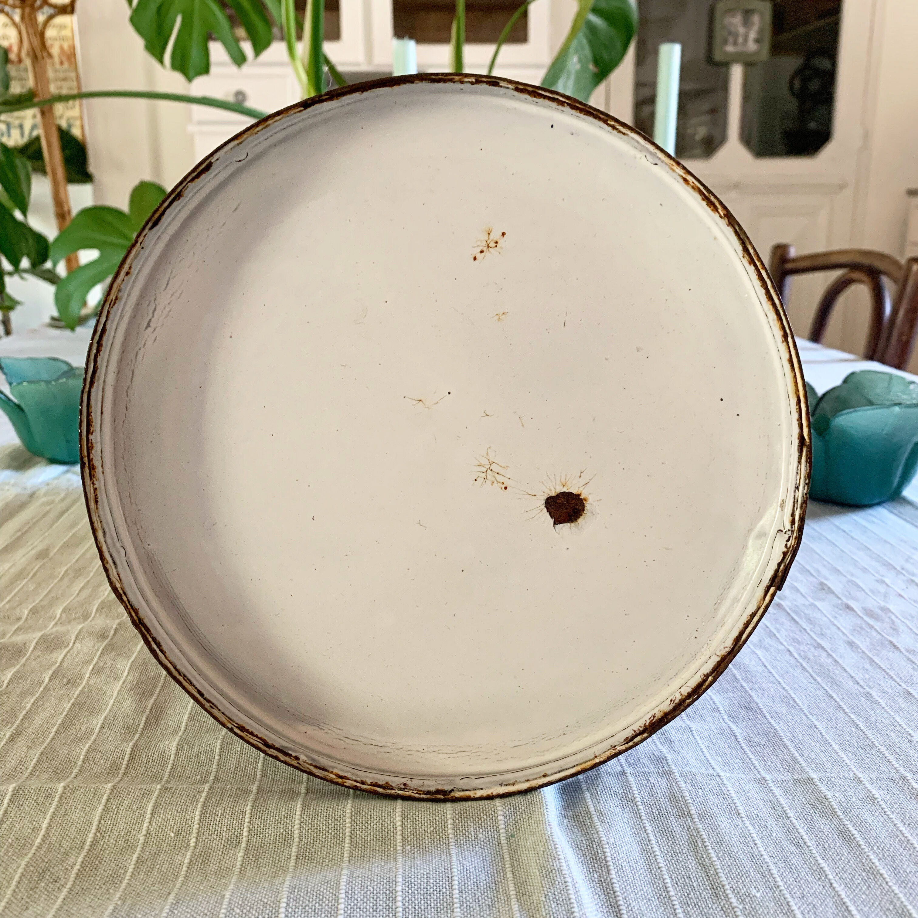 Broc vintage enamel pink and white