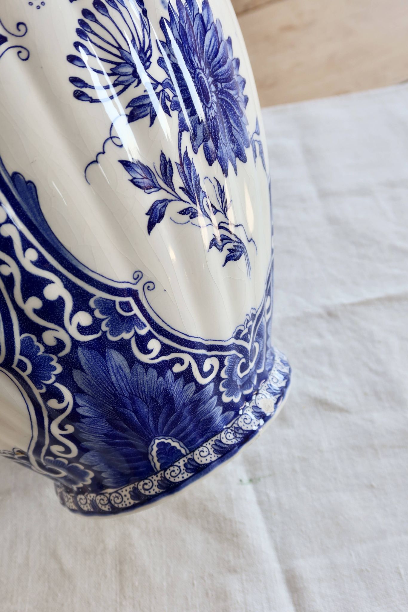 Vintage faience large vase - Blue and white Delft style - Floral decoration