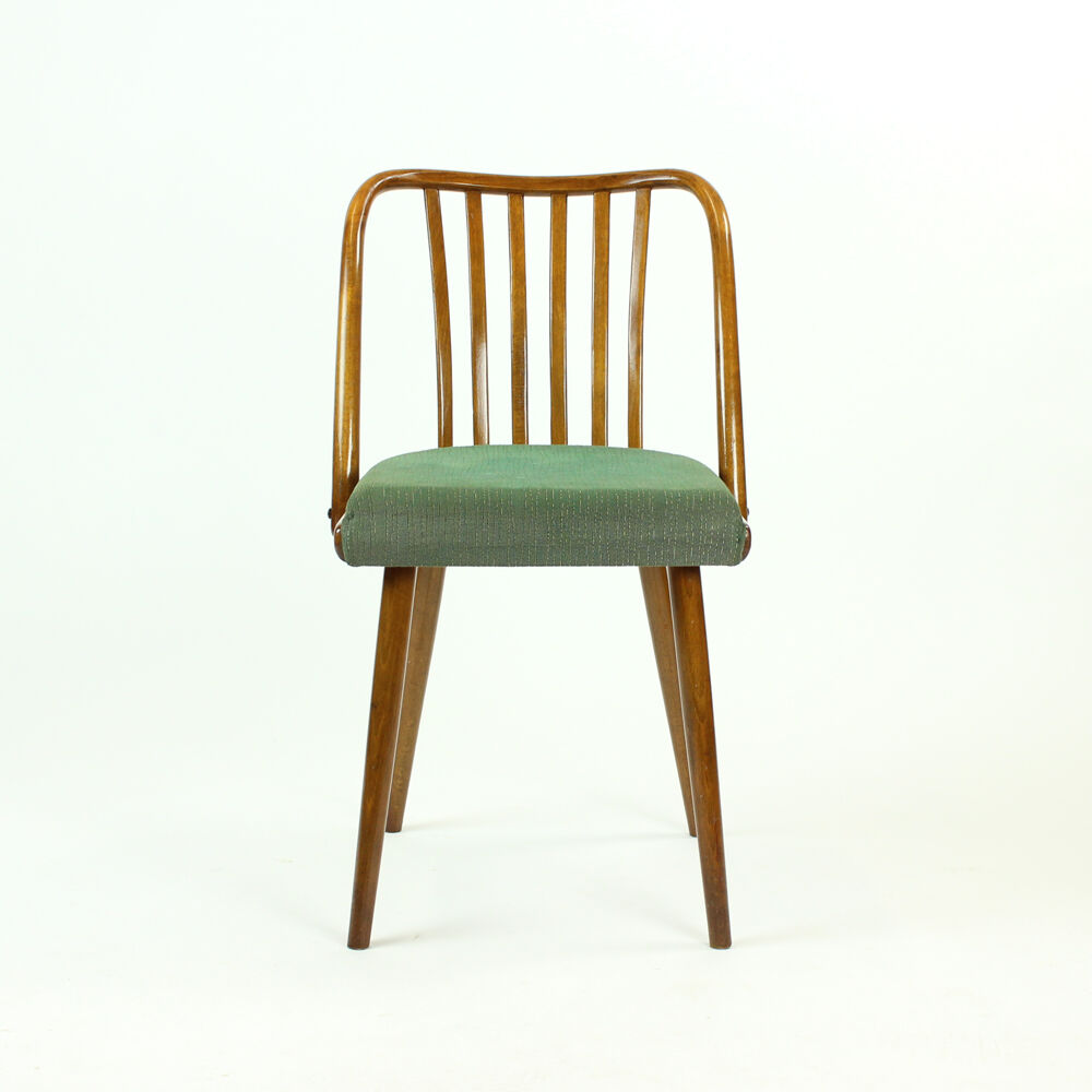 Bentwood chairs by Ton design Antonin Suman, Czechoslovakia, circa 1960