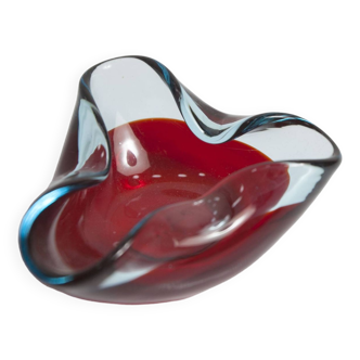 Asymmetrical ashtray murano red and transparent background 1960