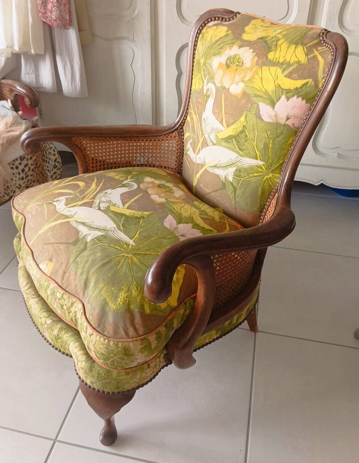 Fauteuils Chippindale avec de magnifiques motifs d'oiseaux.
