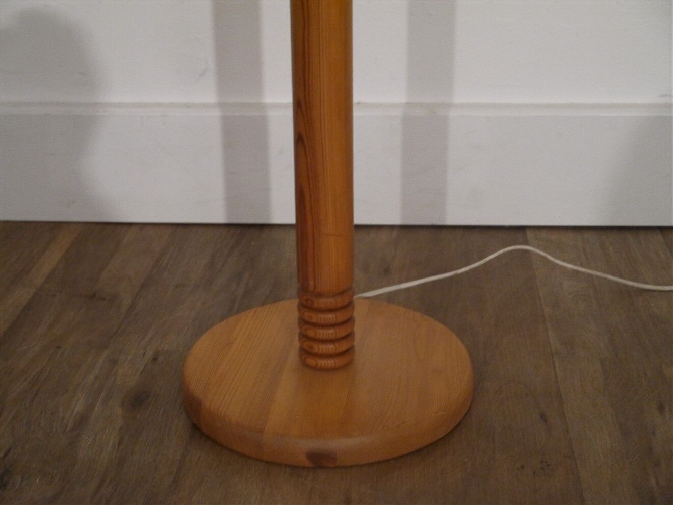 Vintage Scandinavian wooden floor lamp 1970