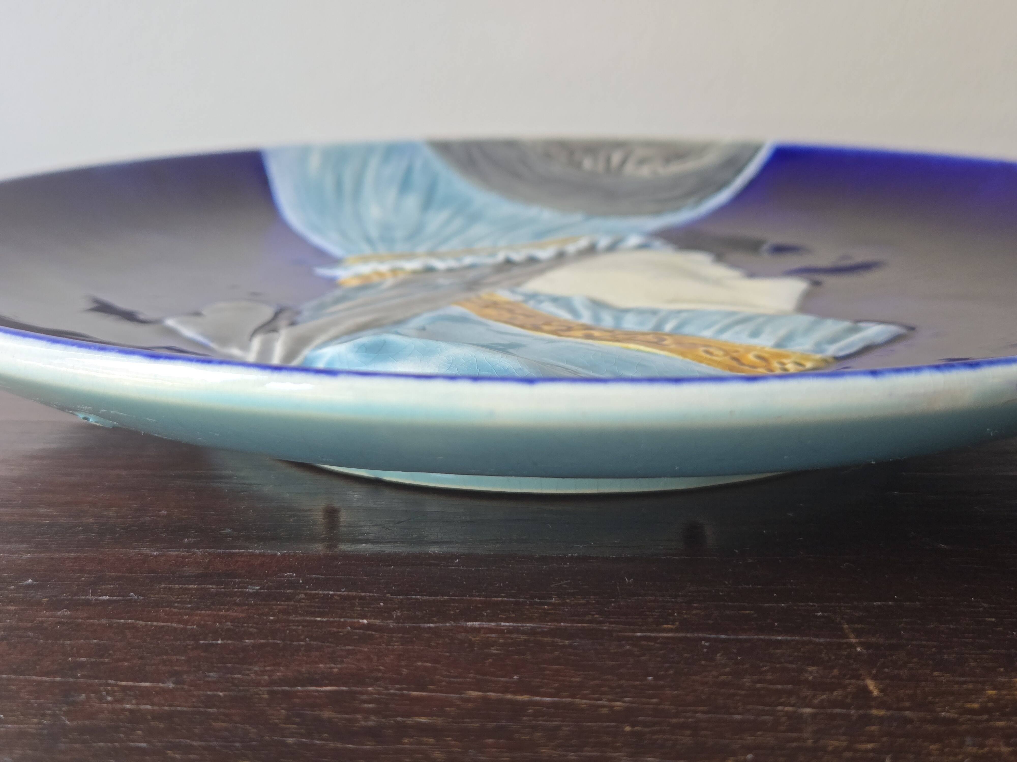 Majolica plate Sarreguemines no. 1174 (late 19th century)