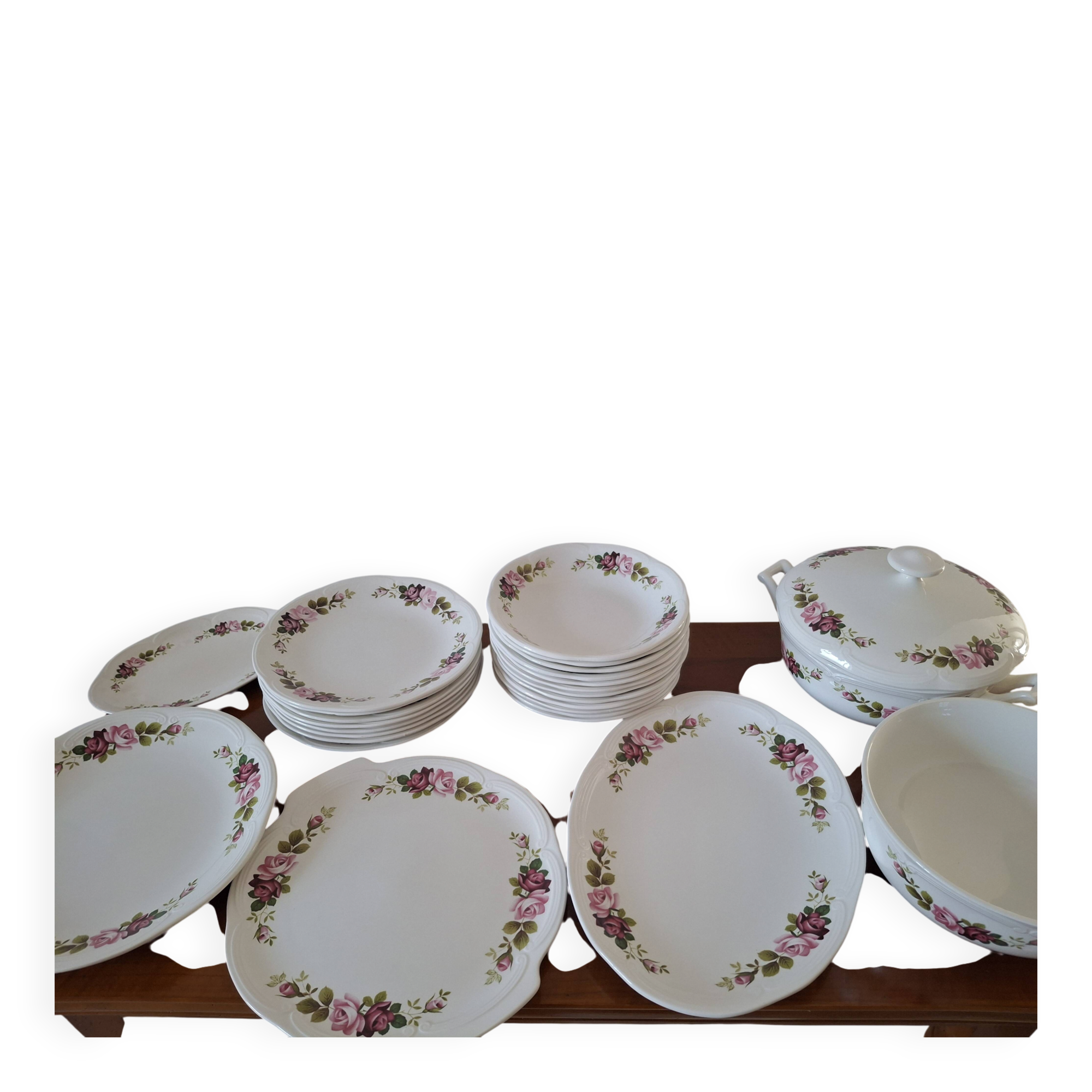 Vintage tableware service in Gien earthenware, "Champs" model with roses – An
