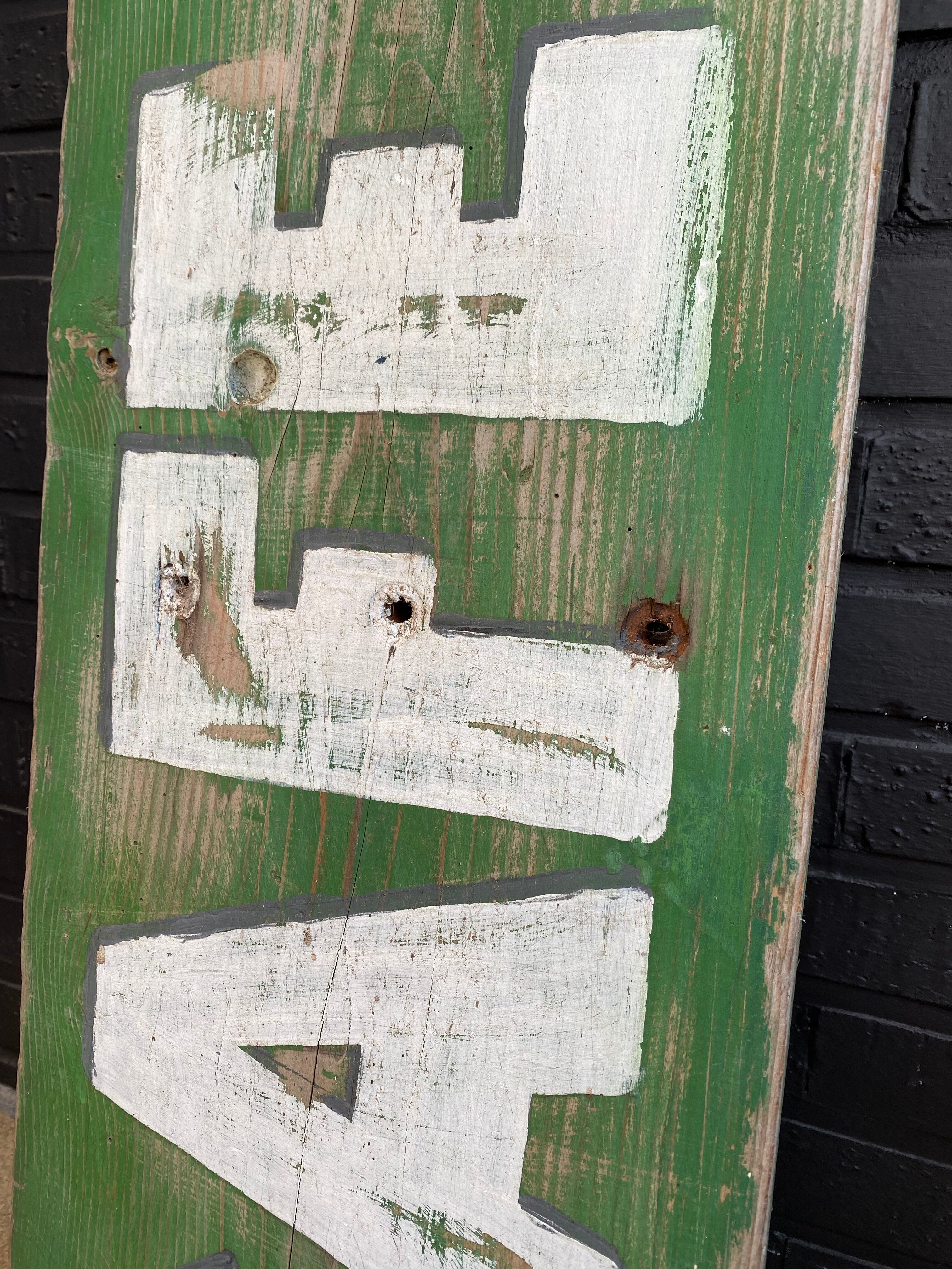 Sign "café/bar" old wooden