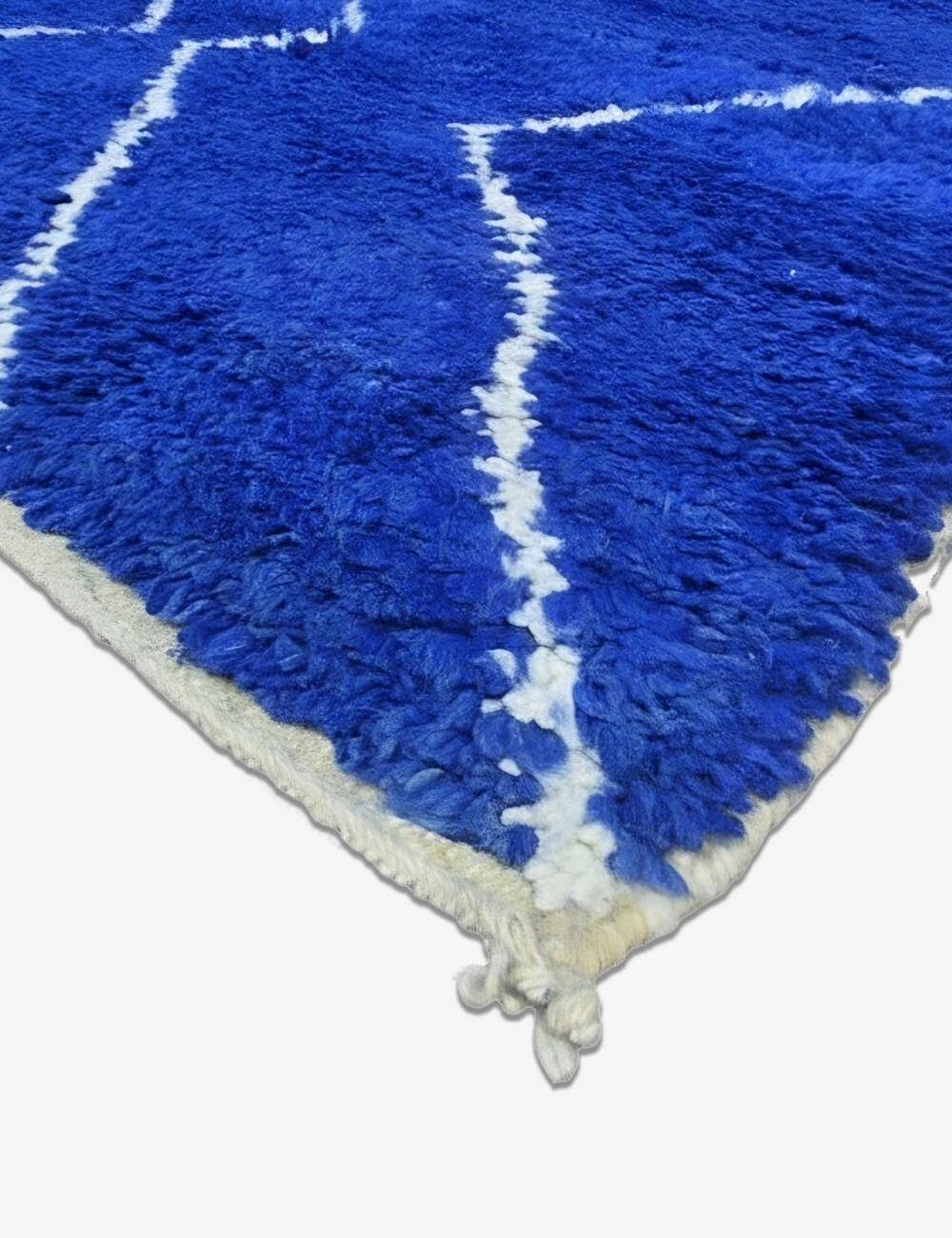 Contemporary Blue Rug - 303 x 245 cm