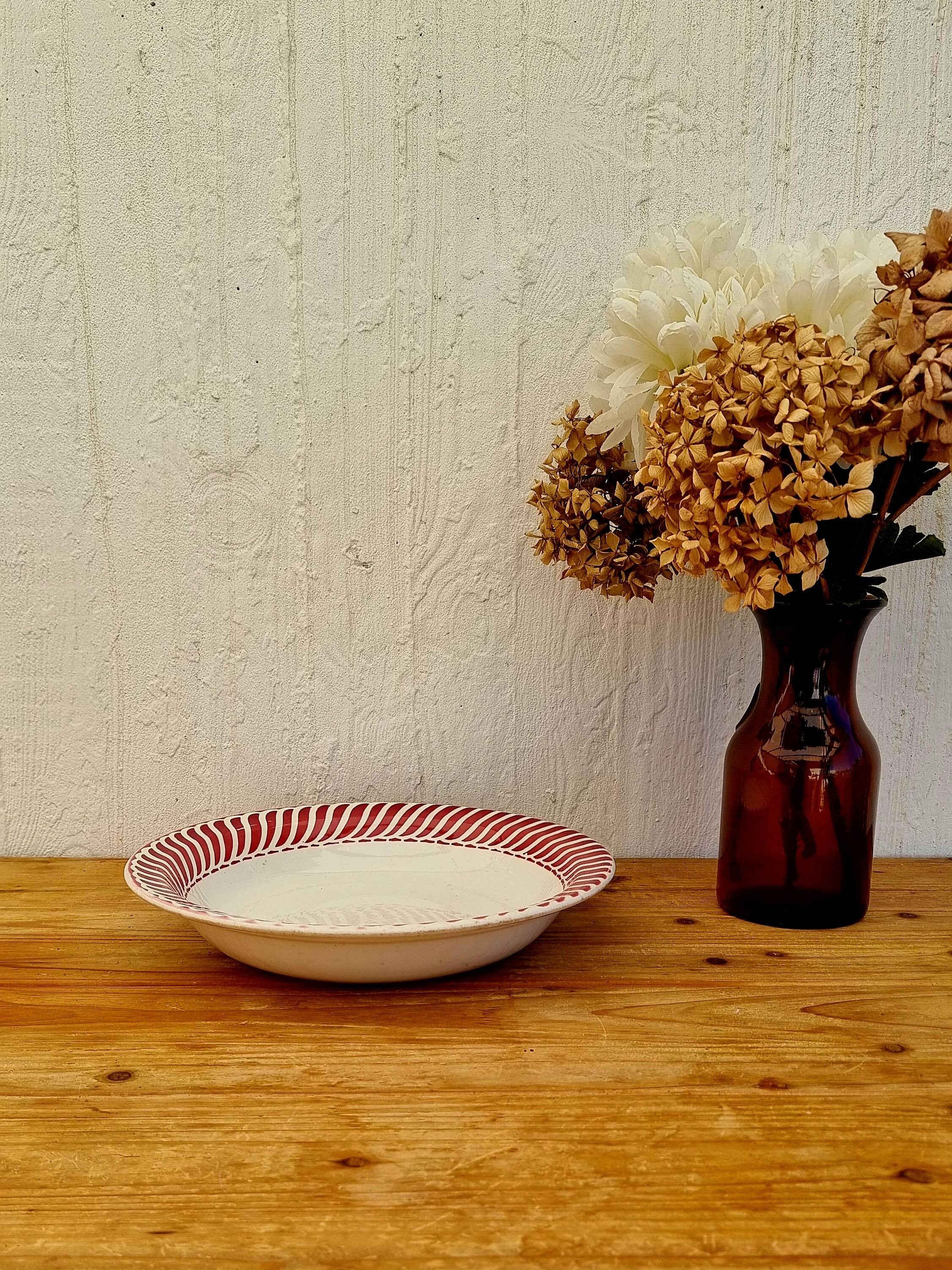 Digoin Sarreguemines hollow dish, Jacquot model