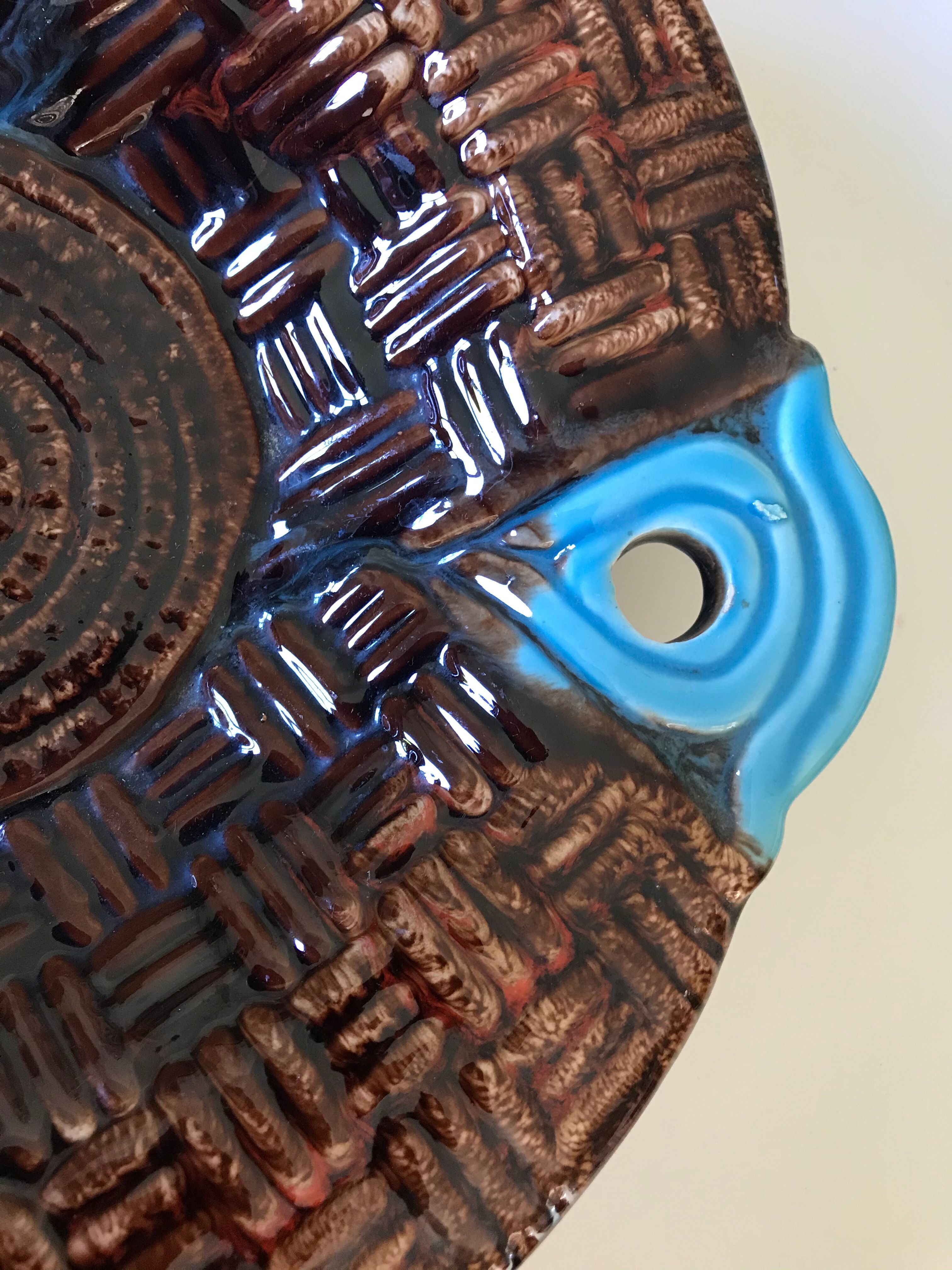 Empty-pocket ceramic cup