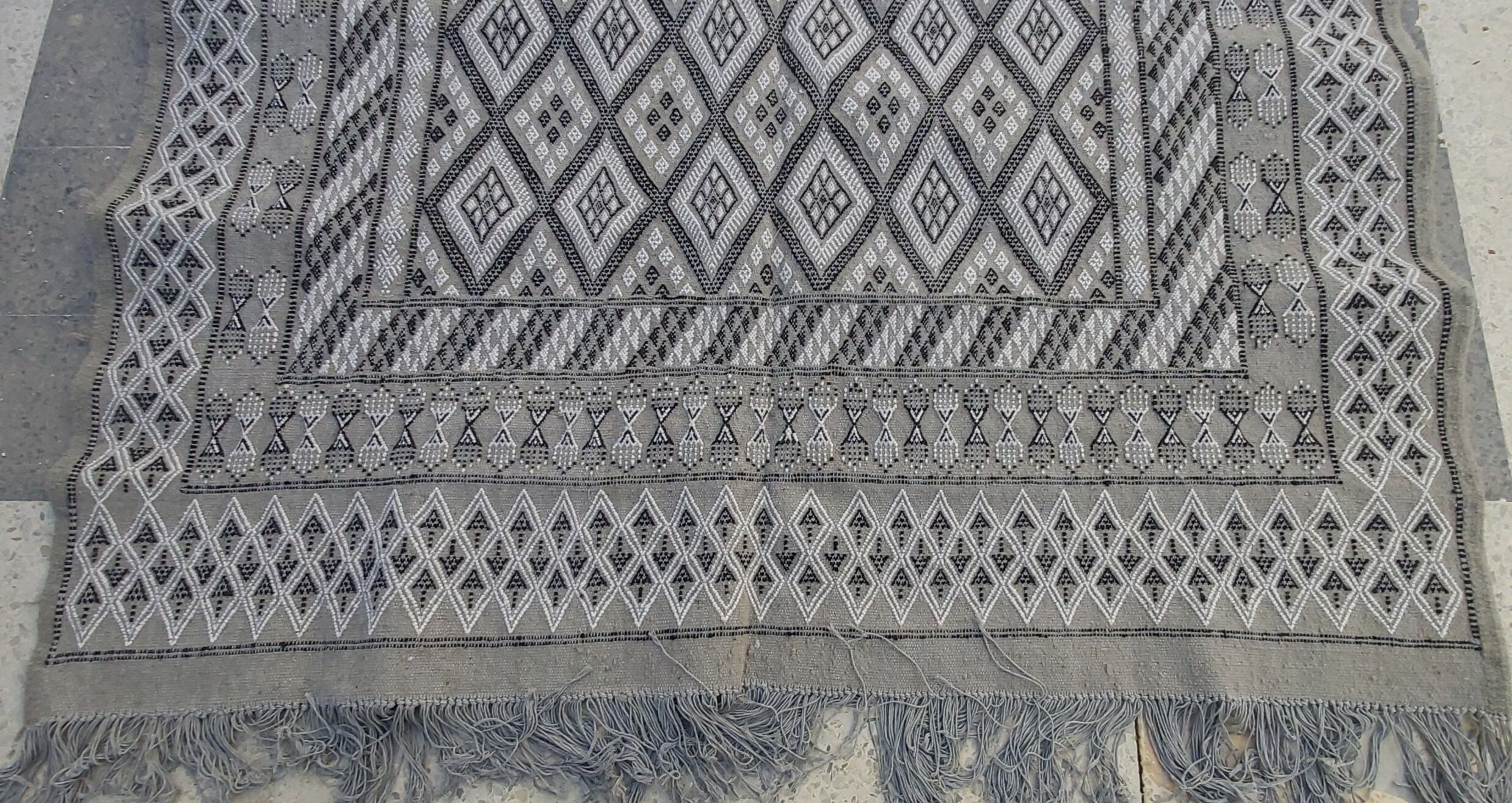 Traditional handmade grey carpet 235x180cm