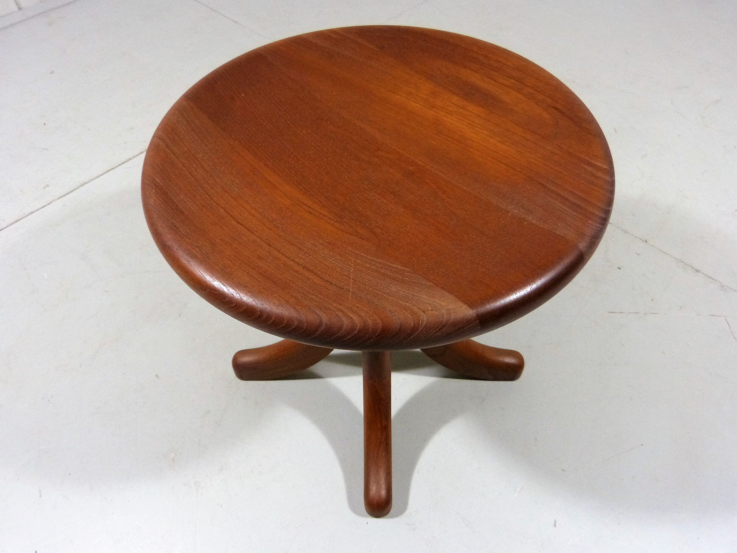 Tabouret en teck massif Dyrlund 1970-80's