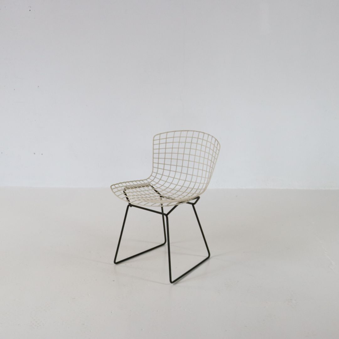 Harry Bertoia model 240 wire chair Knoll