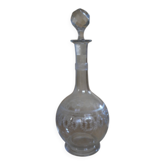 Antique wine carafe / decanter made of glass and crystal.