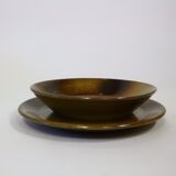 Vintage service plates and serving trays, 39 pieces, silk-screened.