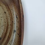 Plat à haut bord en grès pyrité par Charles Gaudry