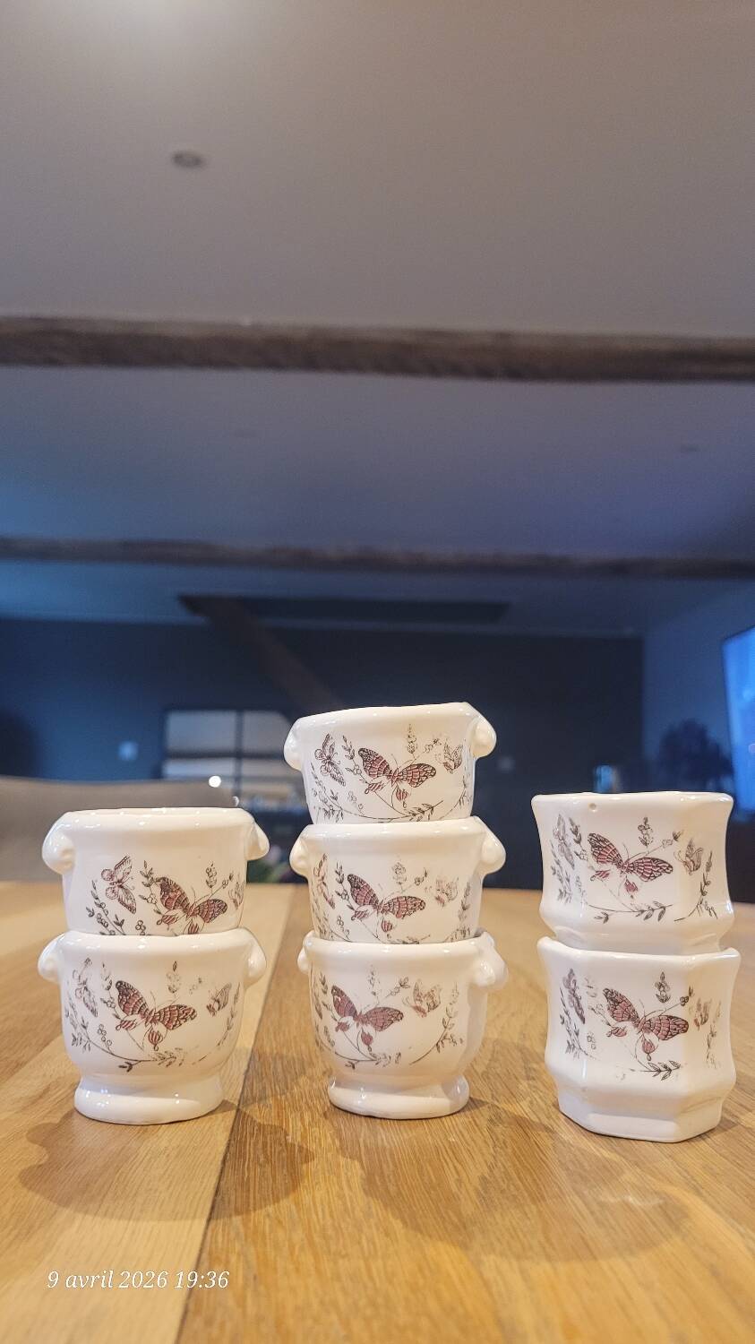 7 porcelain egg cups