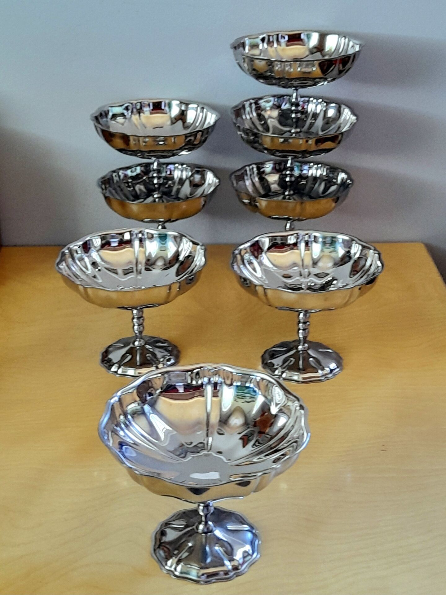 Ice cream/dessert bowls in stainless steel
