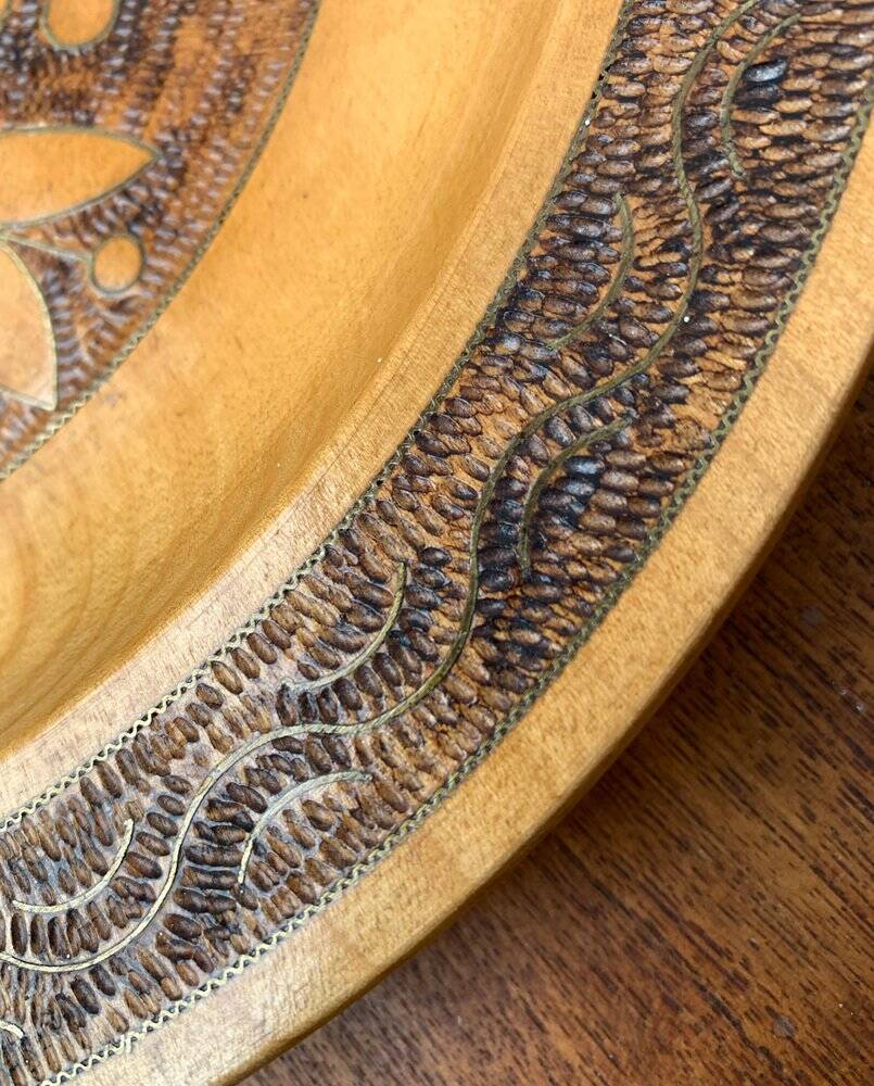 Vintage wooden wall plates, set of 4