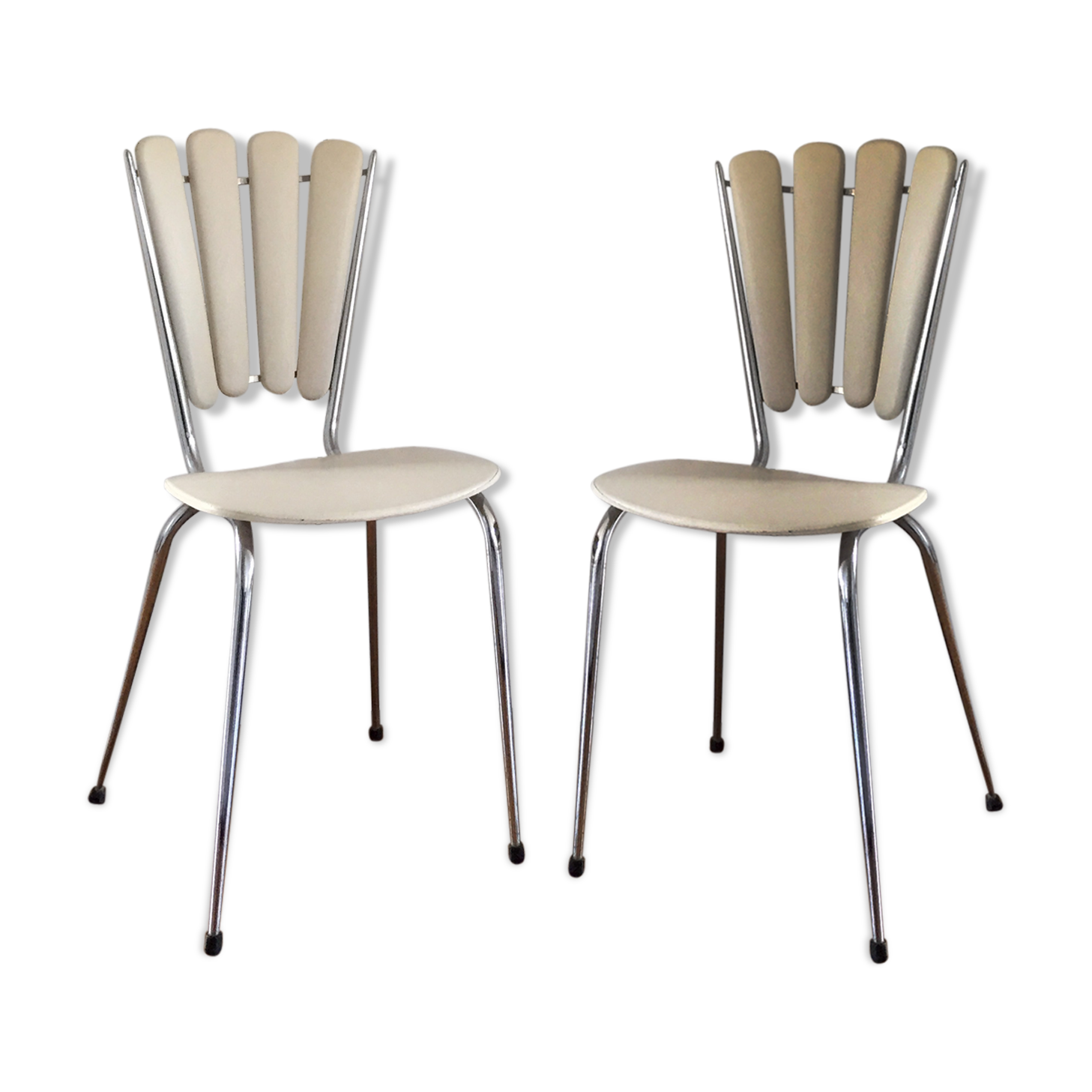 Pair of chairs folder petals