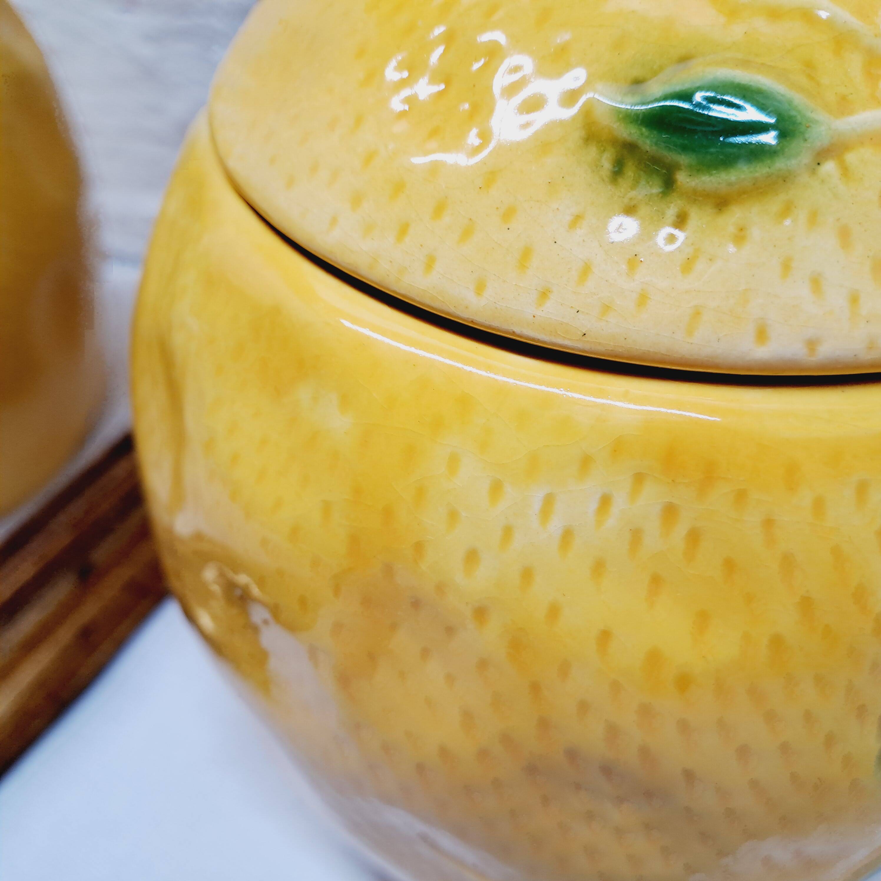 Covered pot lemon slip