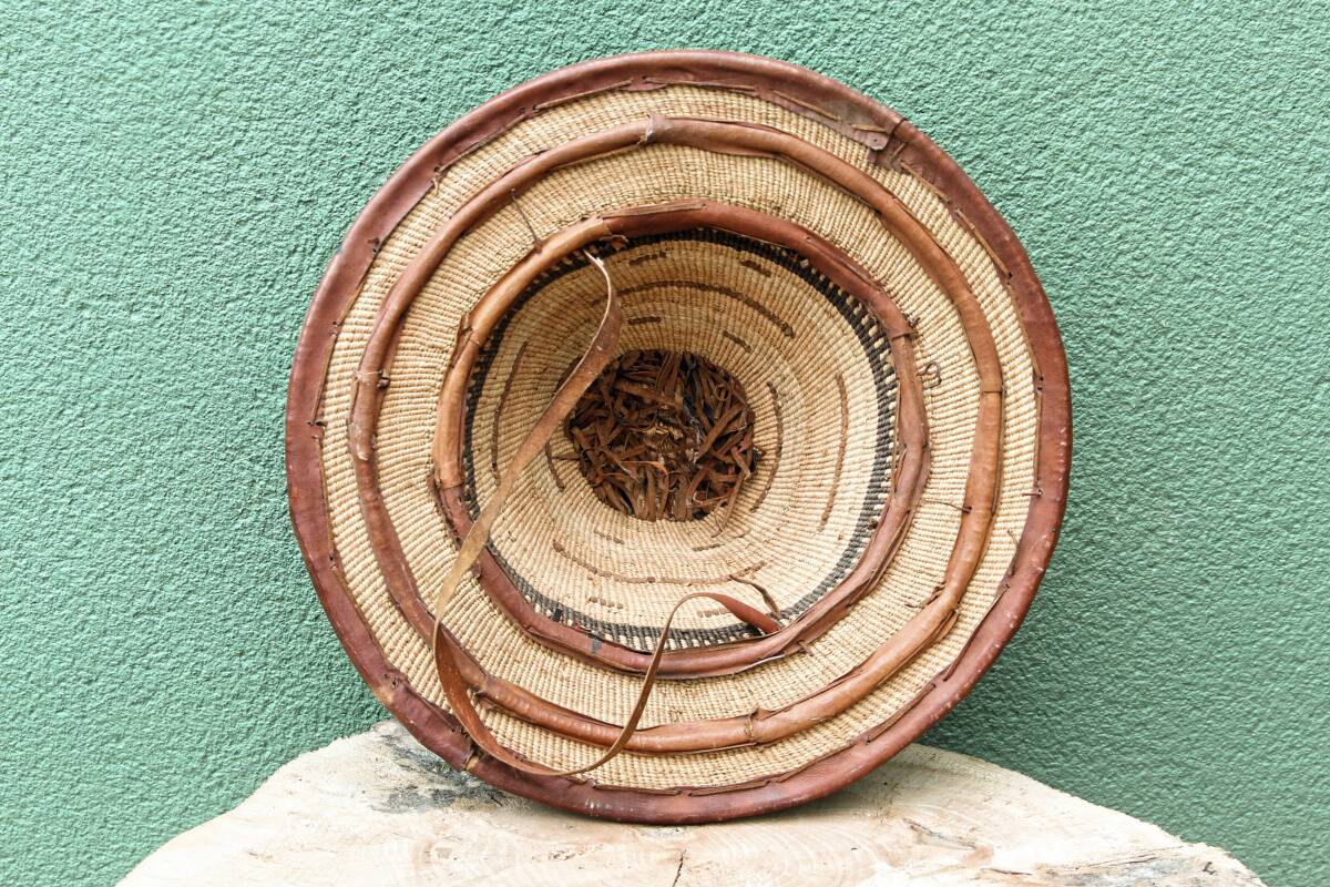 Lot of 3 straw and leather hats, Fulani people, Mali