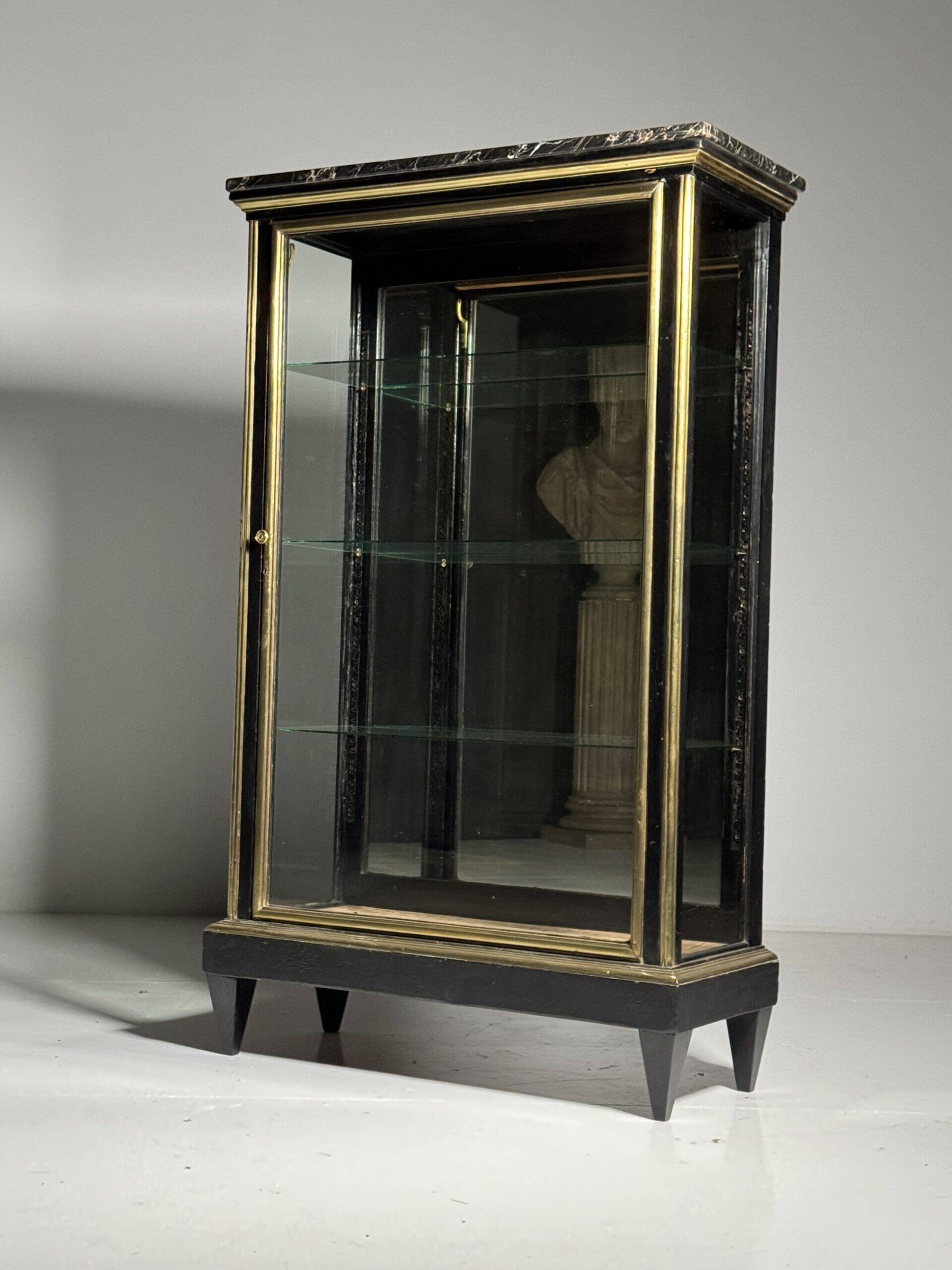 Napoleon III display cabinet 19th century