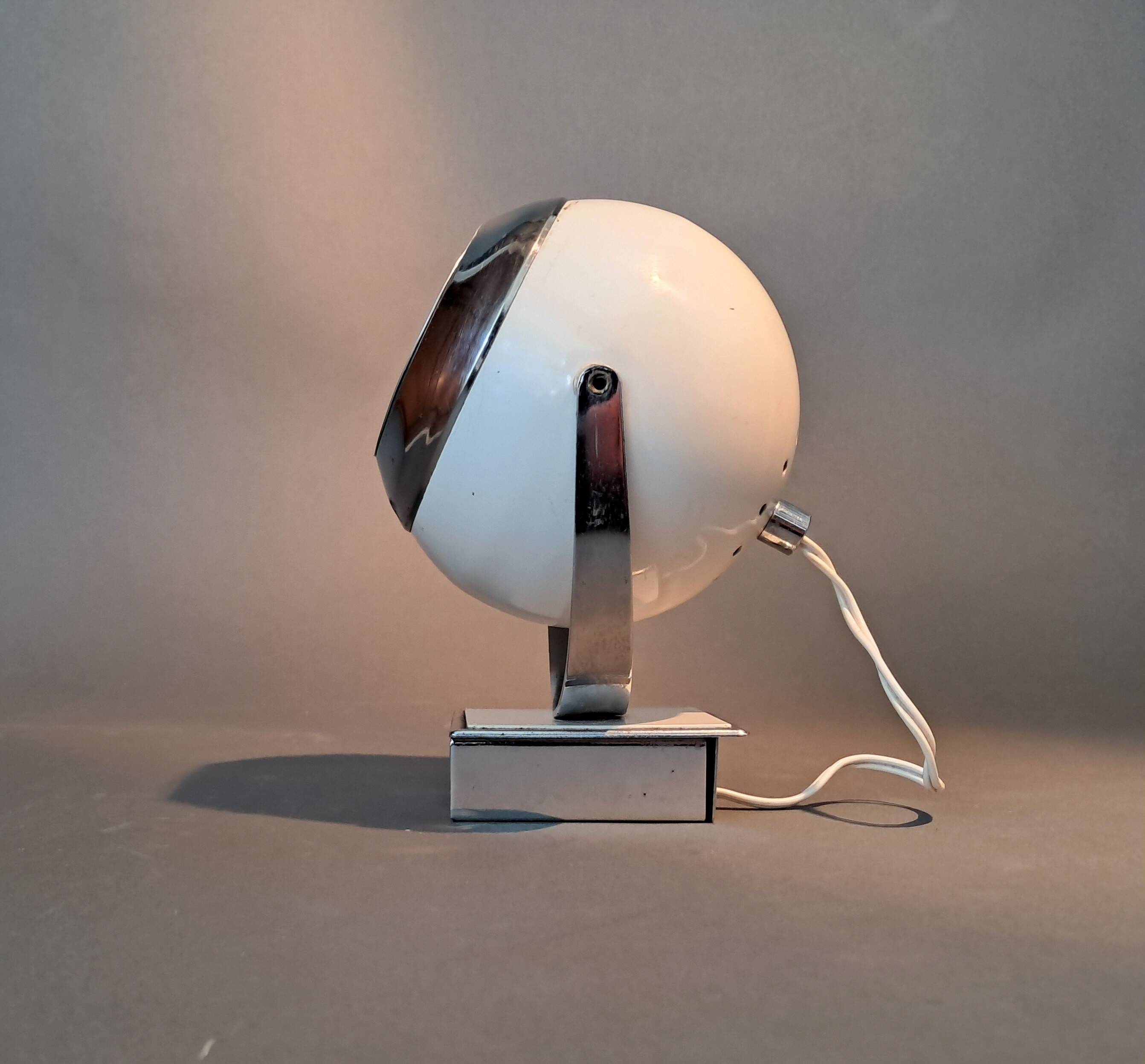 “Eyeball” wall lamp 1970 made in Italy.