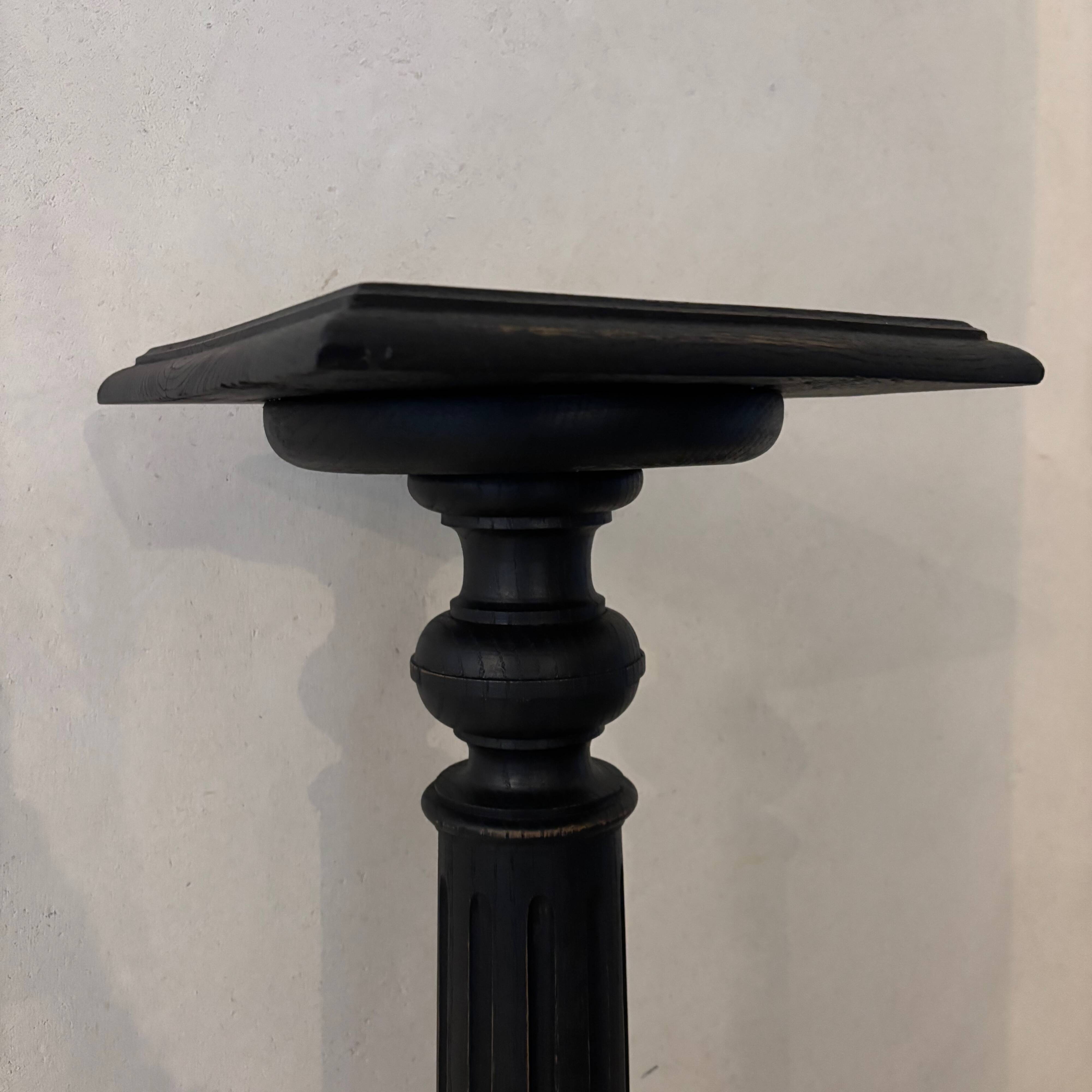 Colonne, sellette en bois noir