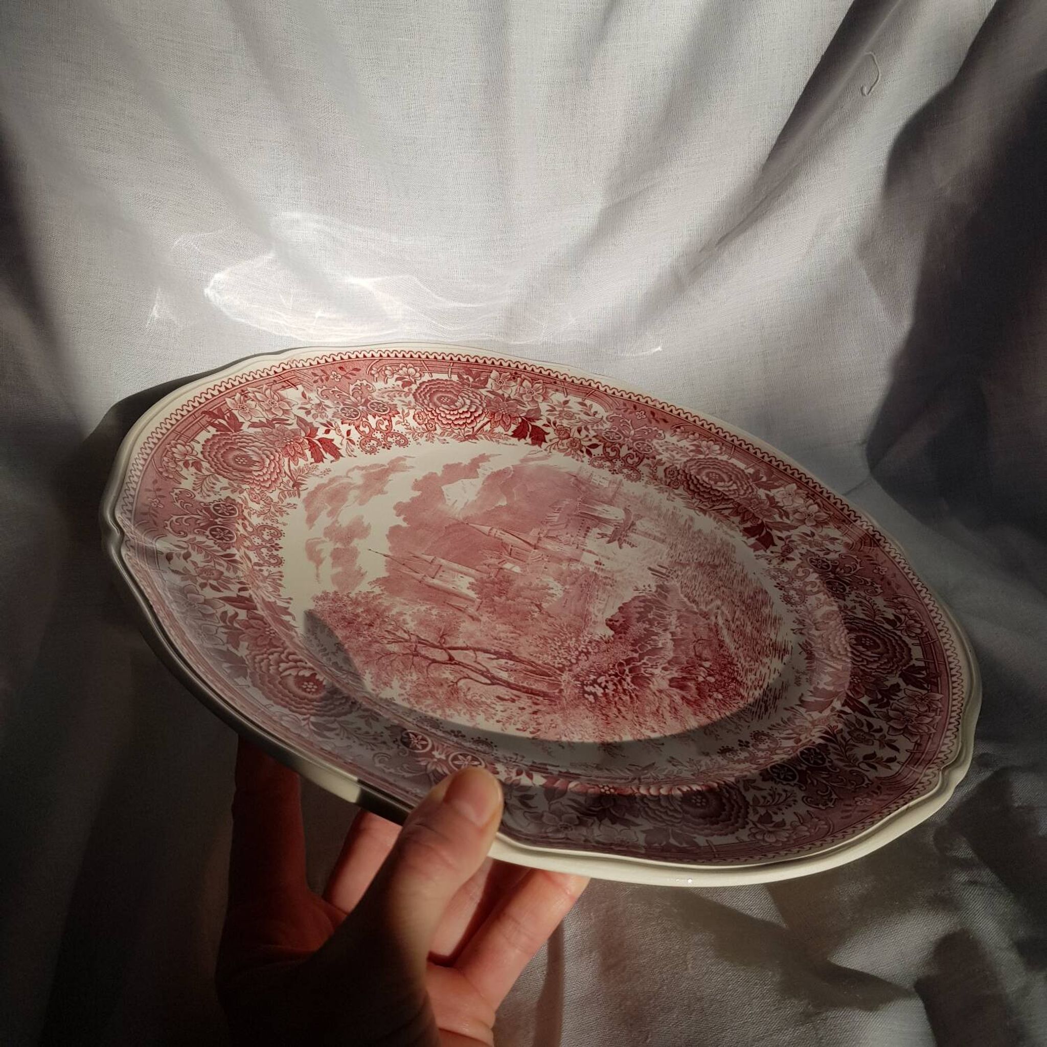 Villleroy & Boch Burgenland grand plat de service/gâteau rouge