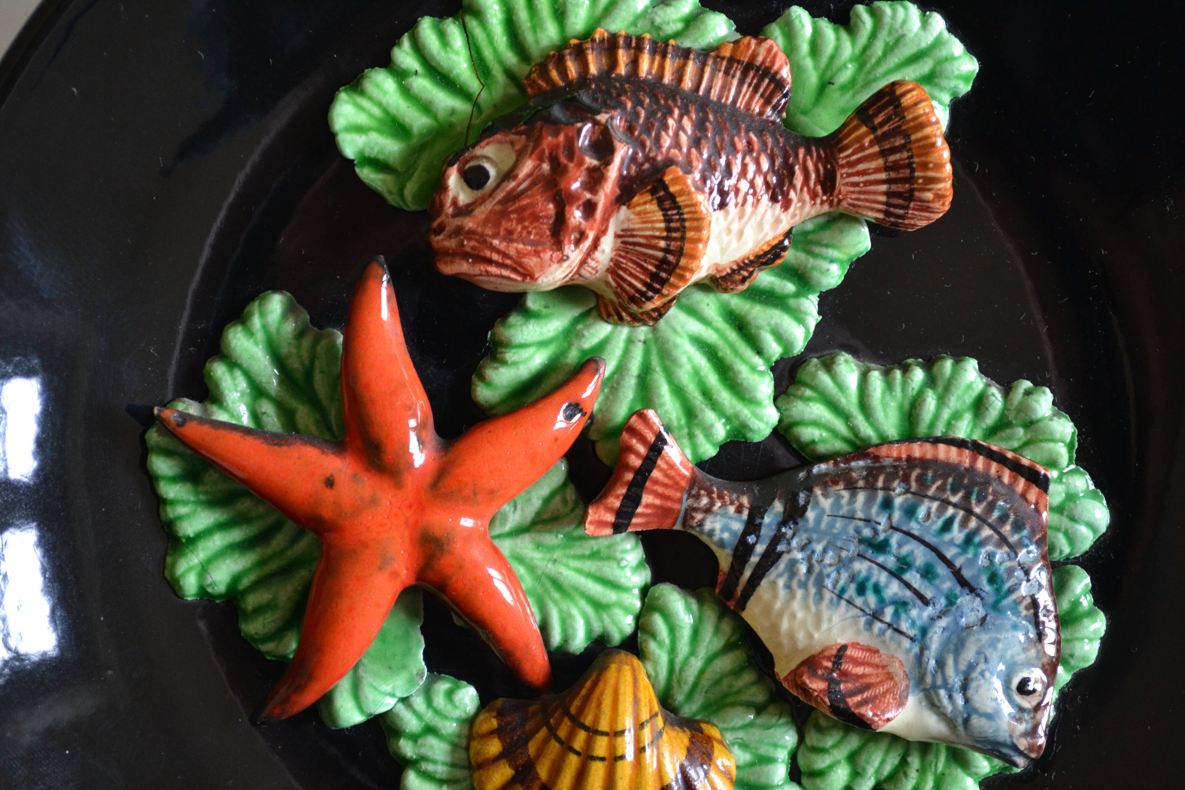 Assiette decor poissons vallauris annees 60