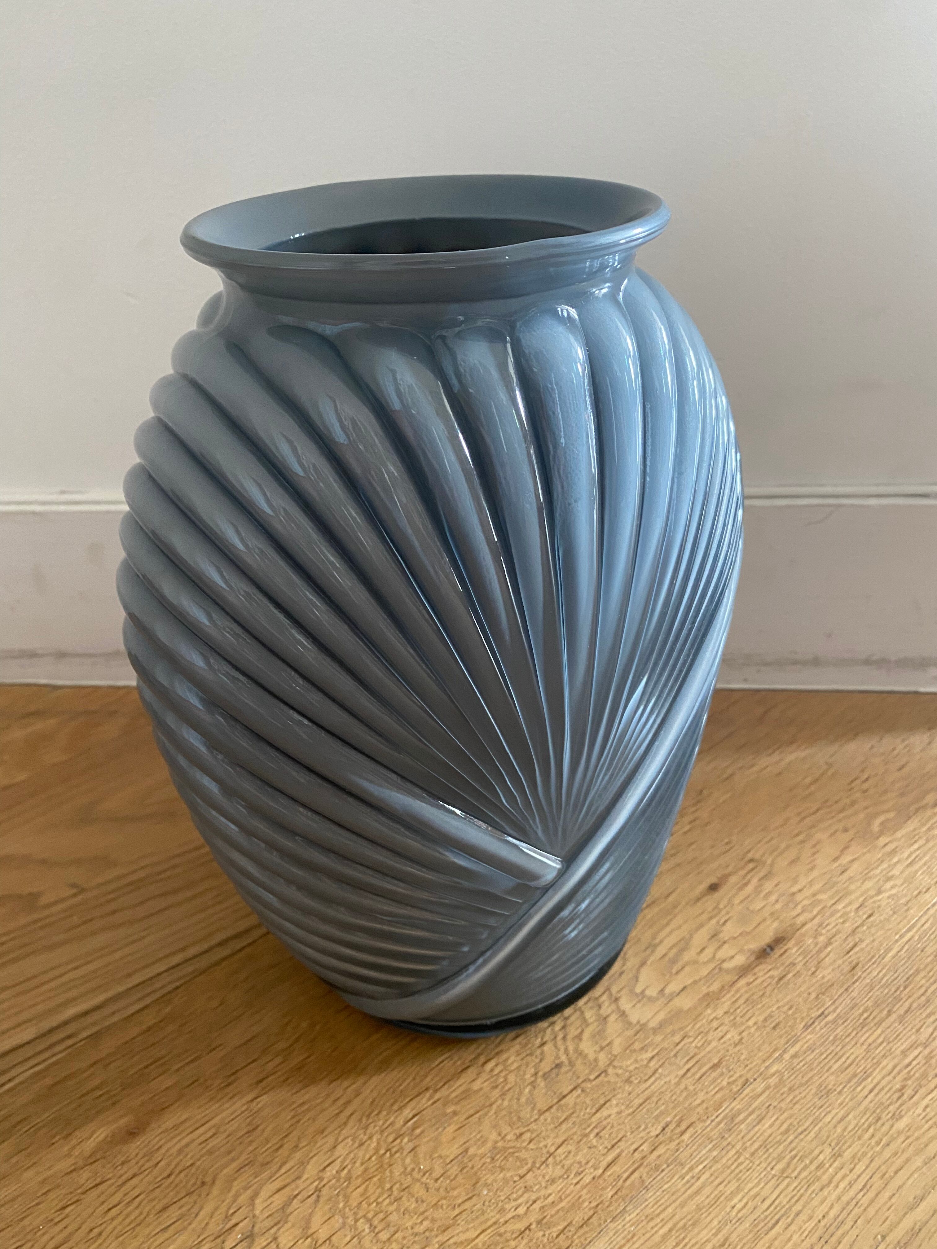 Vase  art déco en verre gris Anchor Hocking
