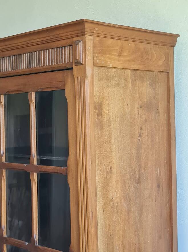 Antique Parisian glass cabinet in the style of a hosier