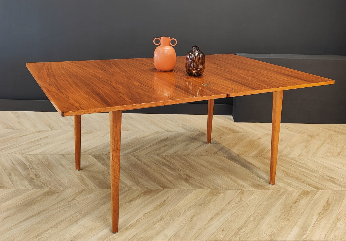 Mid Century extendable dining table | Vintage