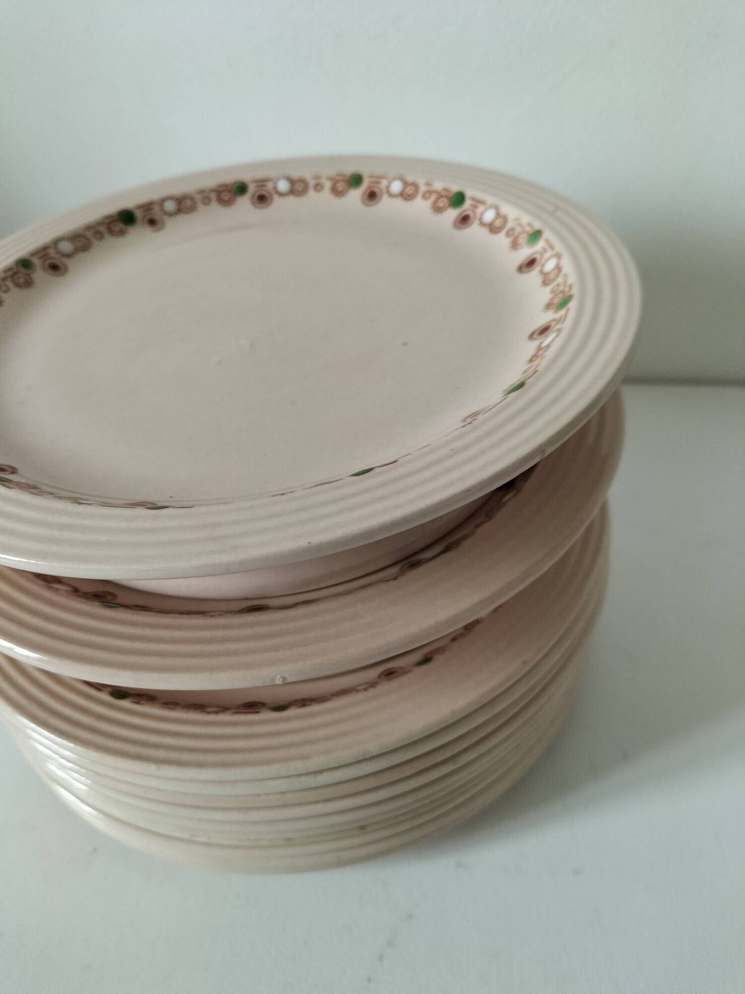 Plats à gâteaux et assiettes à dessert Longwy modèle Betty