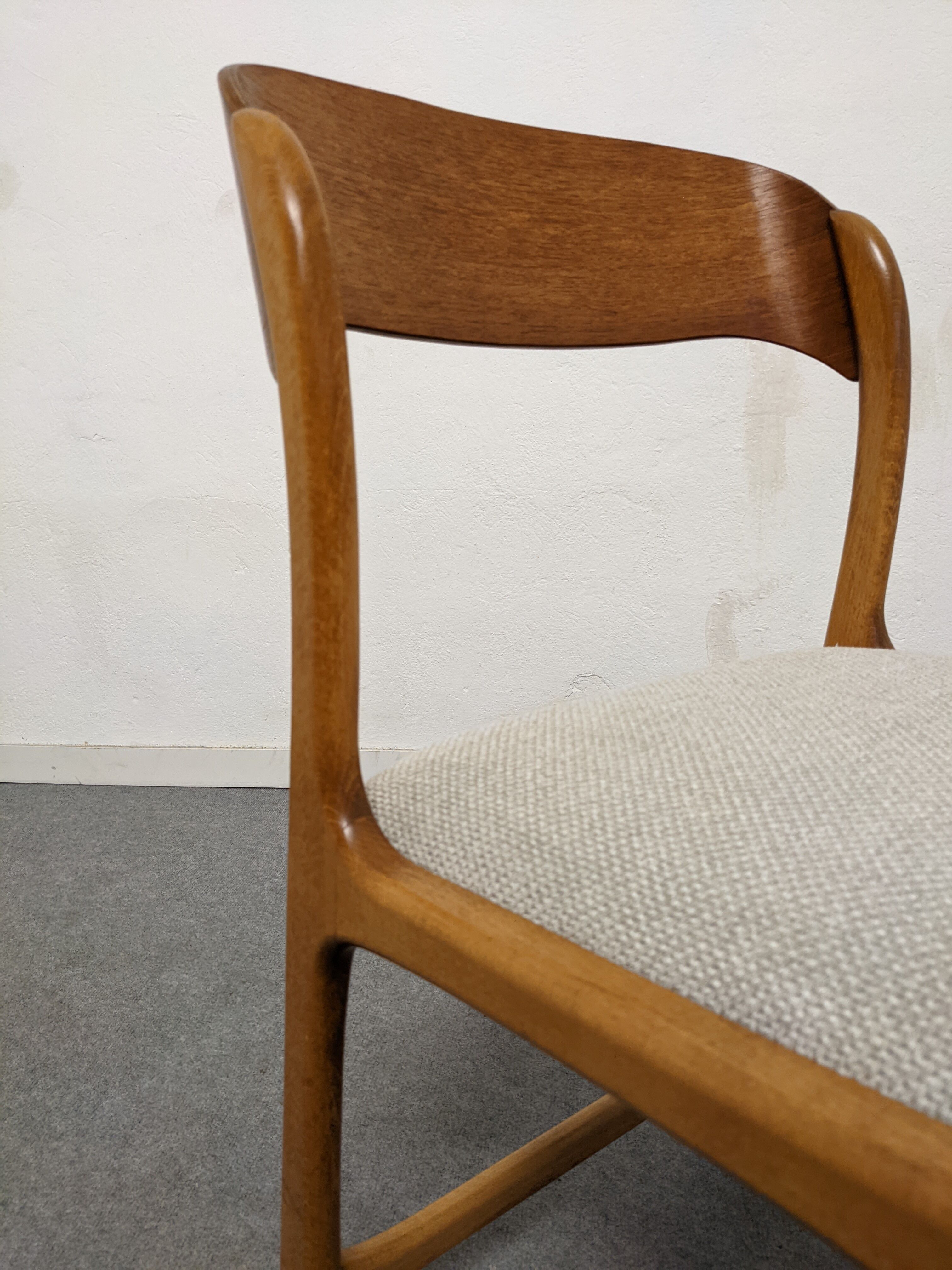 Series of 6 Baumann sleigh chairs from the 60s/70s