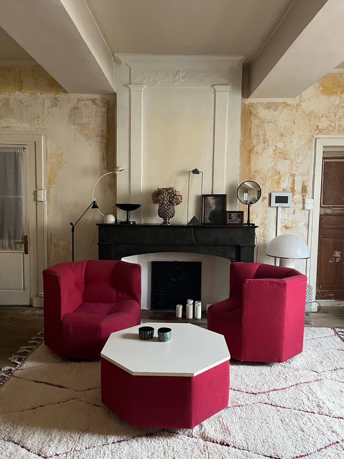 Octa armchair and table set