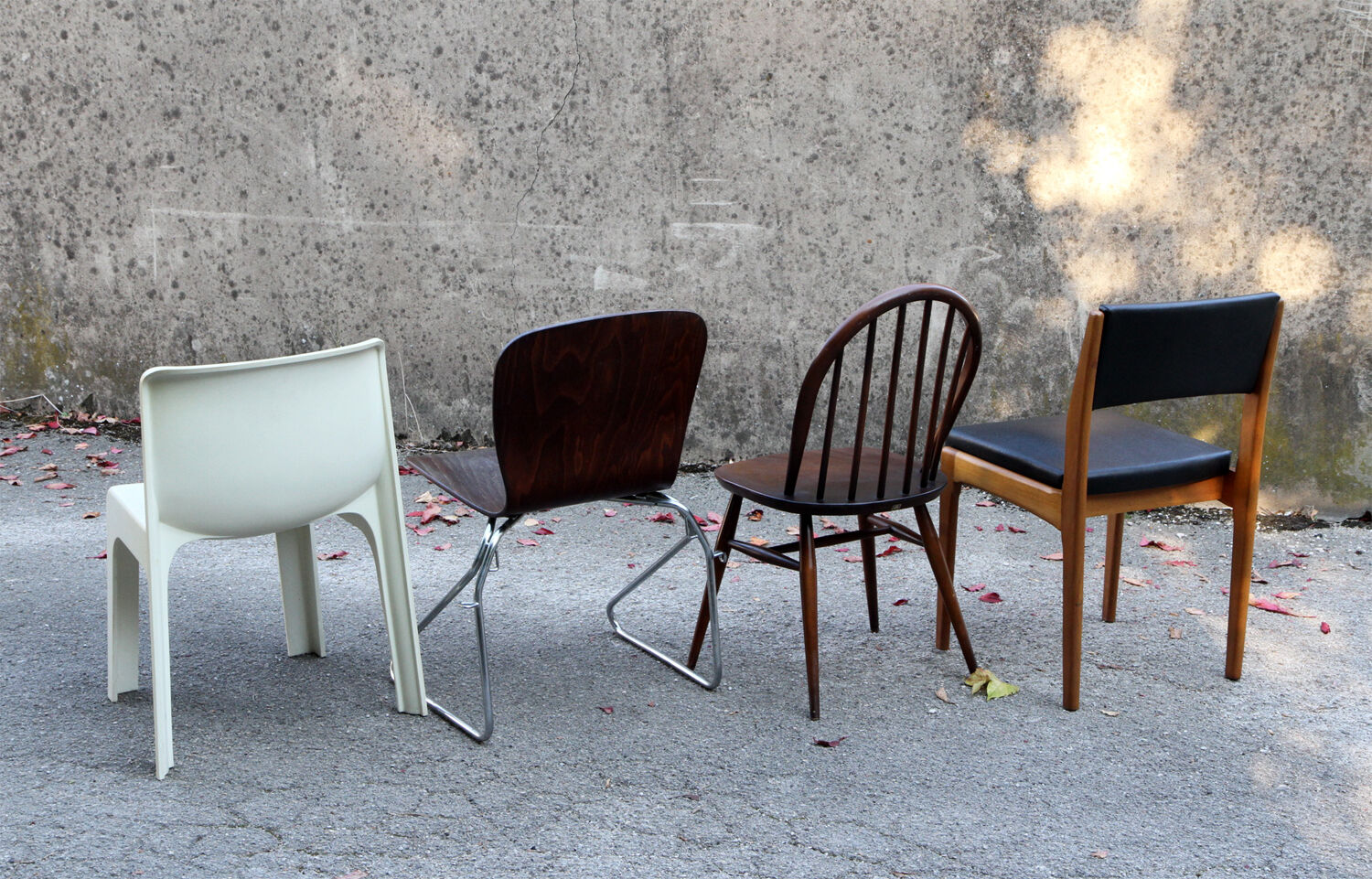 Series of 8 mismatched chairs