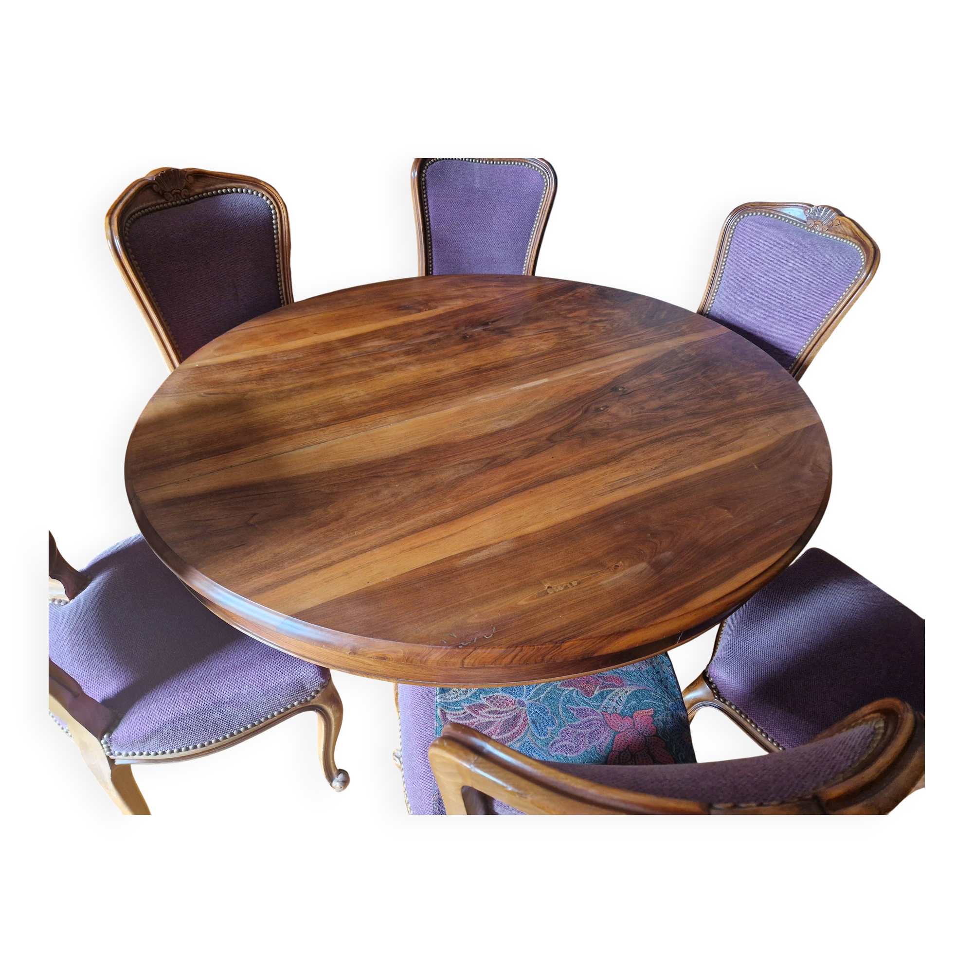 Solid walnut gueridon table for 6 to 16 guests.