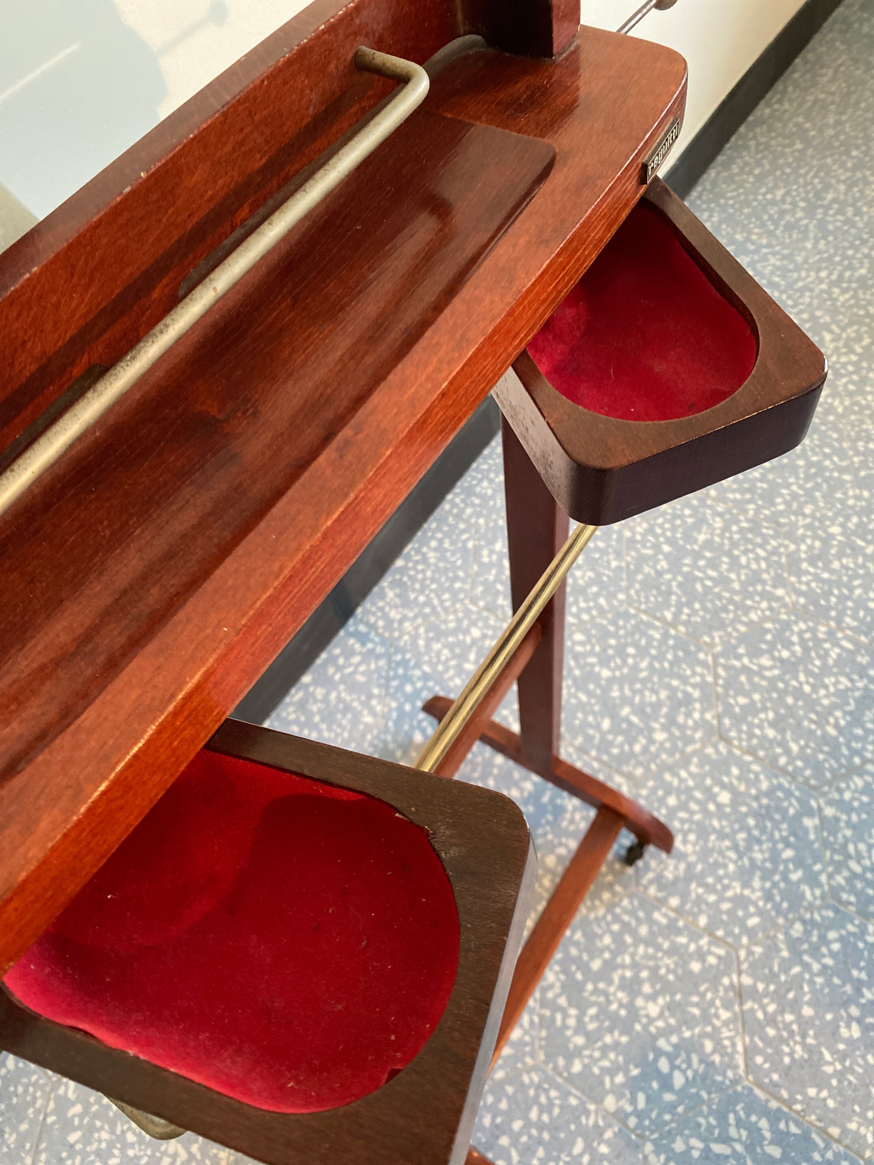 Night valet Reguitti