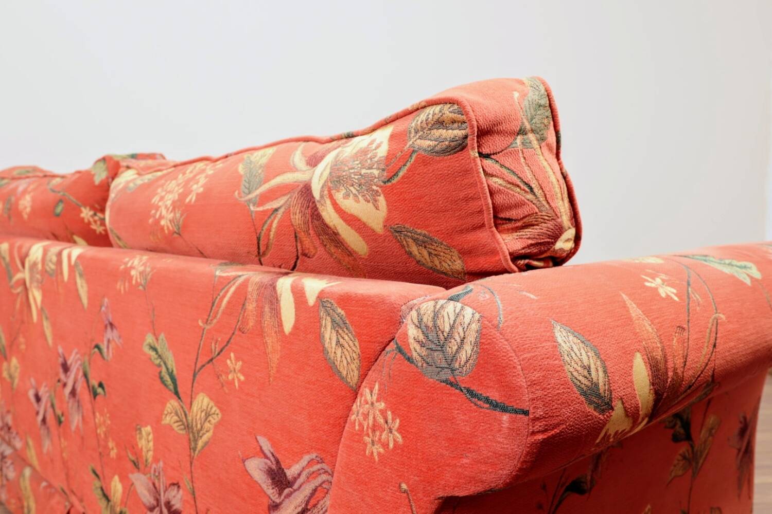 Vintage sofa bohemian style Terracotta flowers