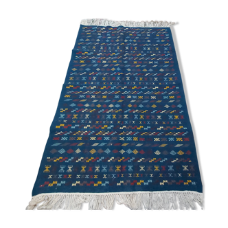 Tapis bleu à motifs berbères fait main 134x208cm