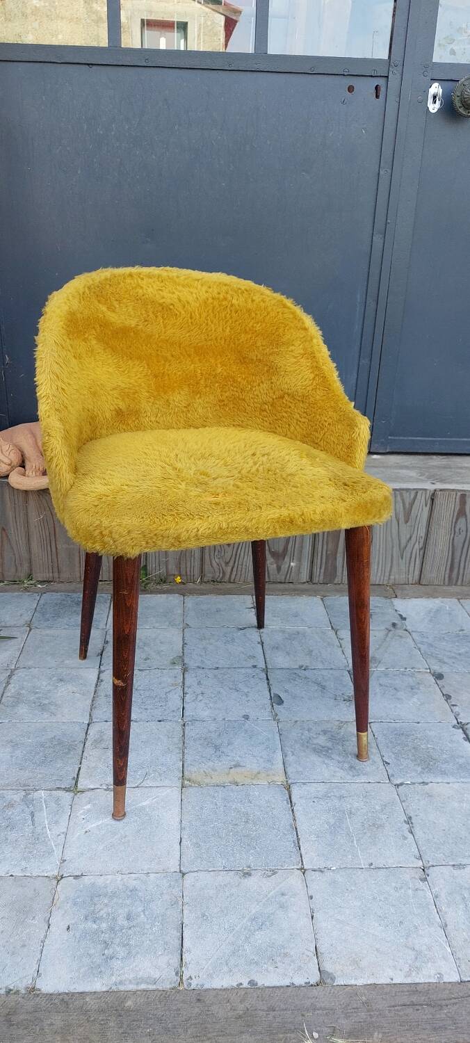 Plush cocktail armchair