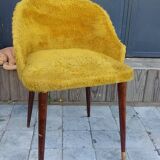 Plush cocktail armchair