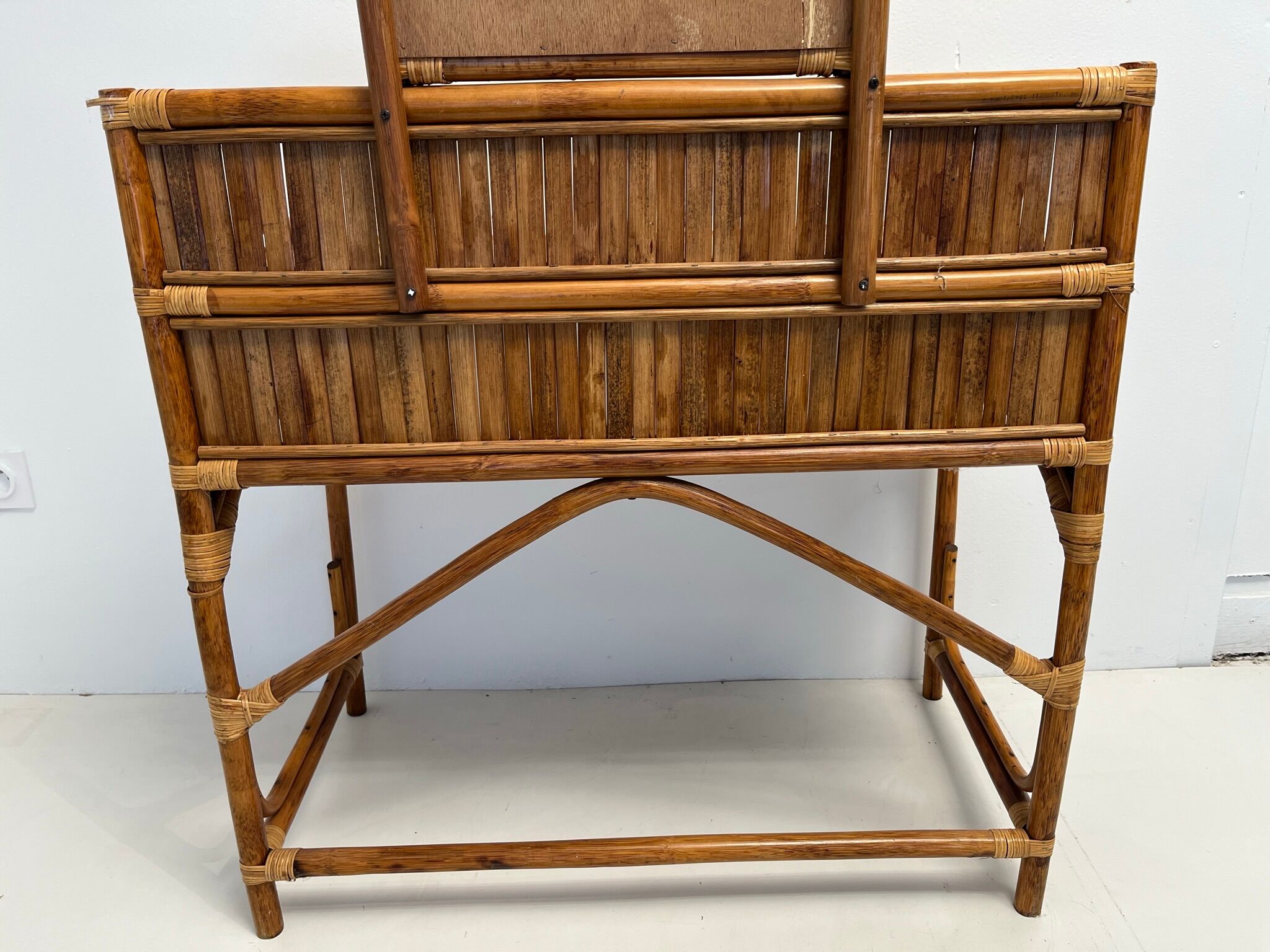 Coiffeuse bureau en rotin et bambou vintage