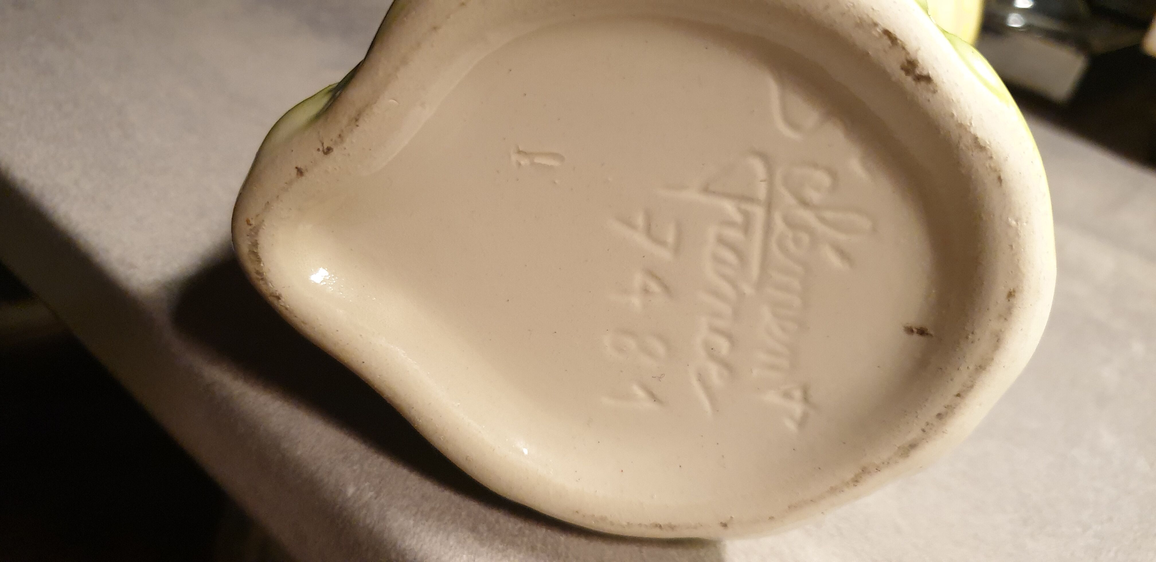 Pitcher parrot splurry st clement