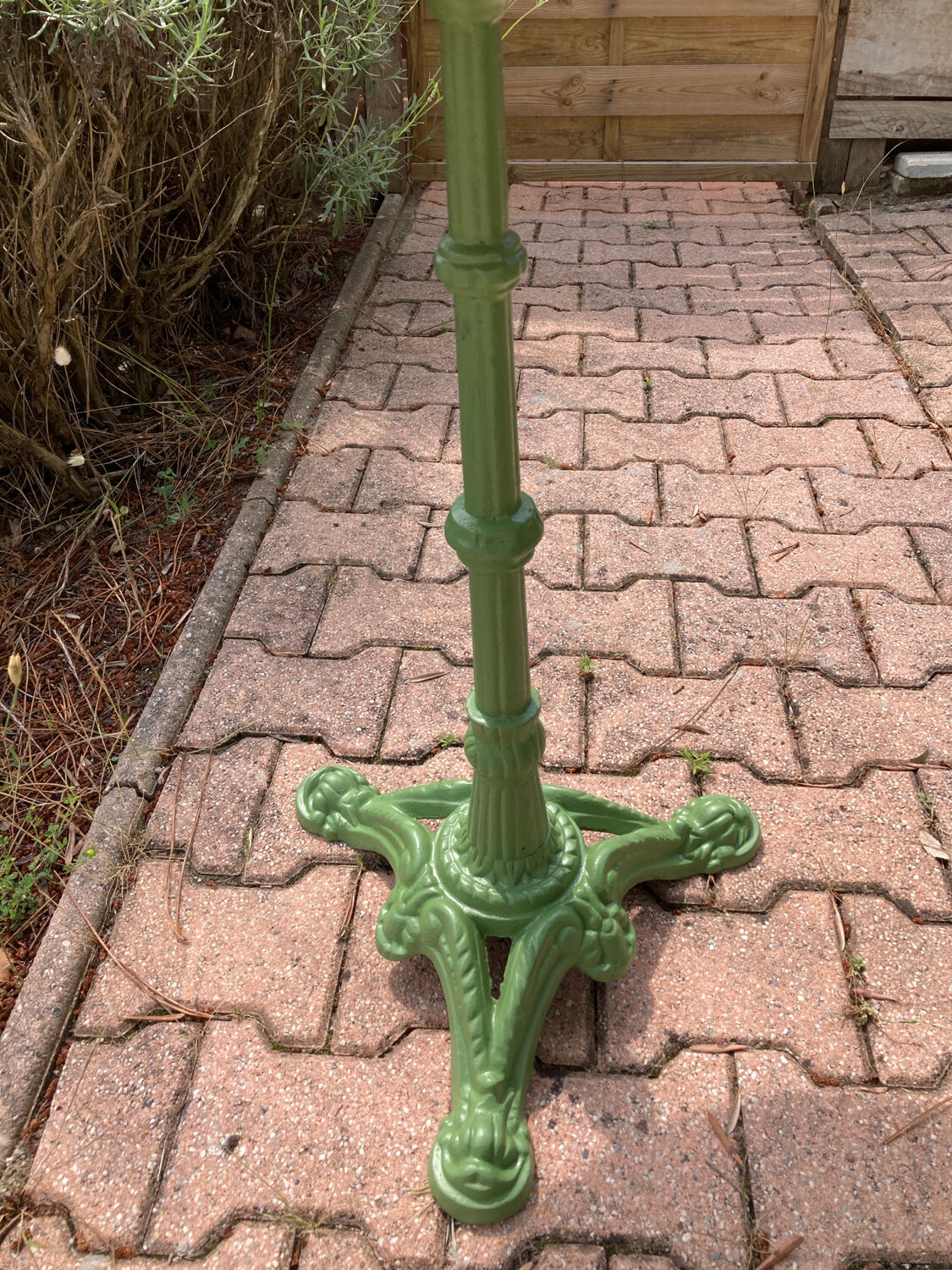 Table bistrot pedestal table