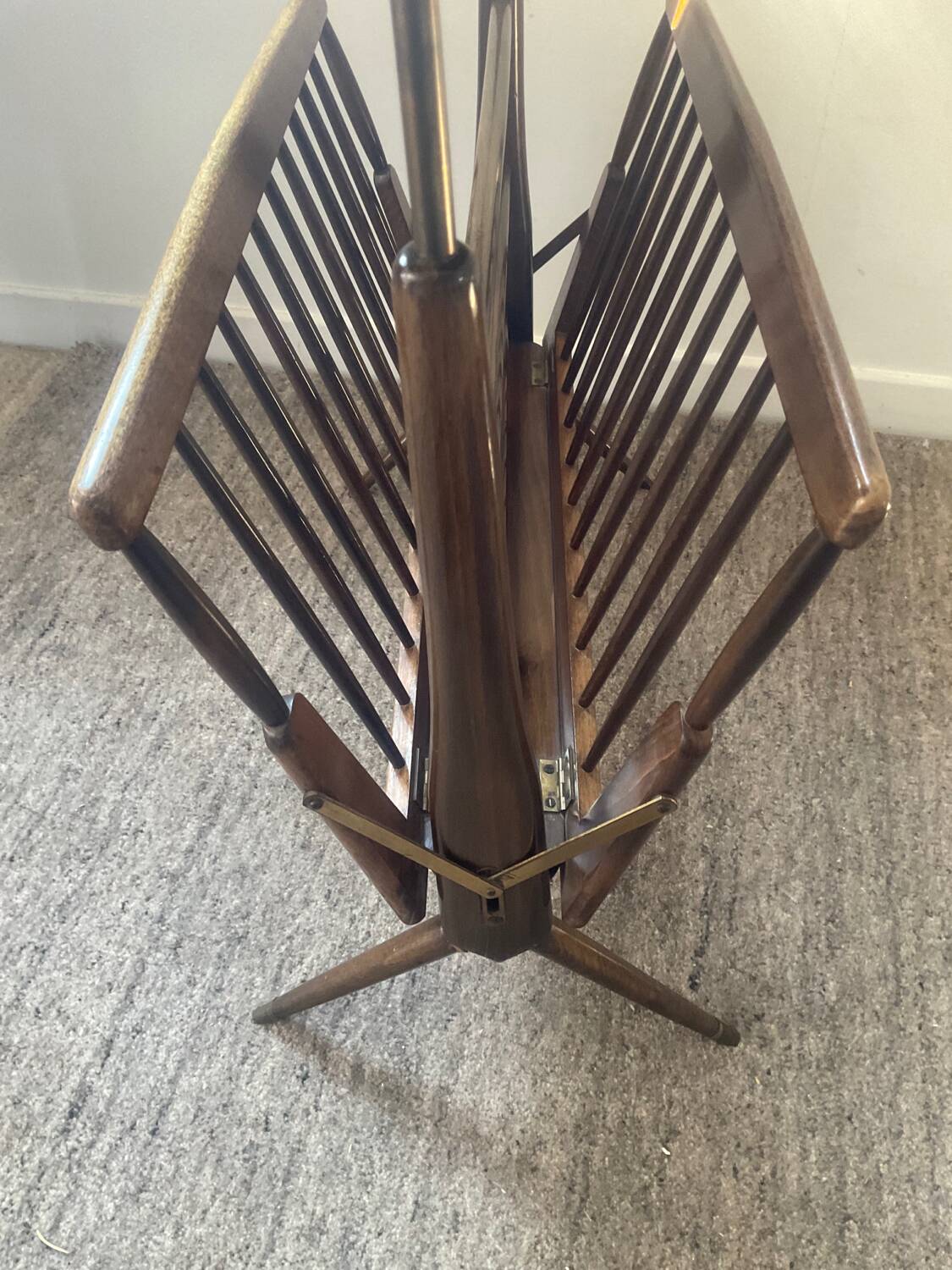 Folding magazine rack attributed to Ico Parisi-Italy from the 1950s