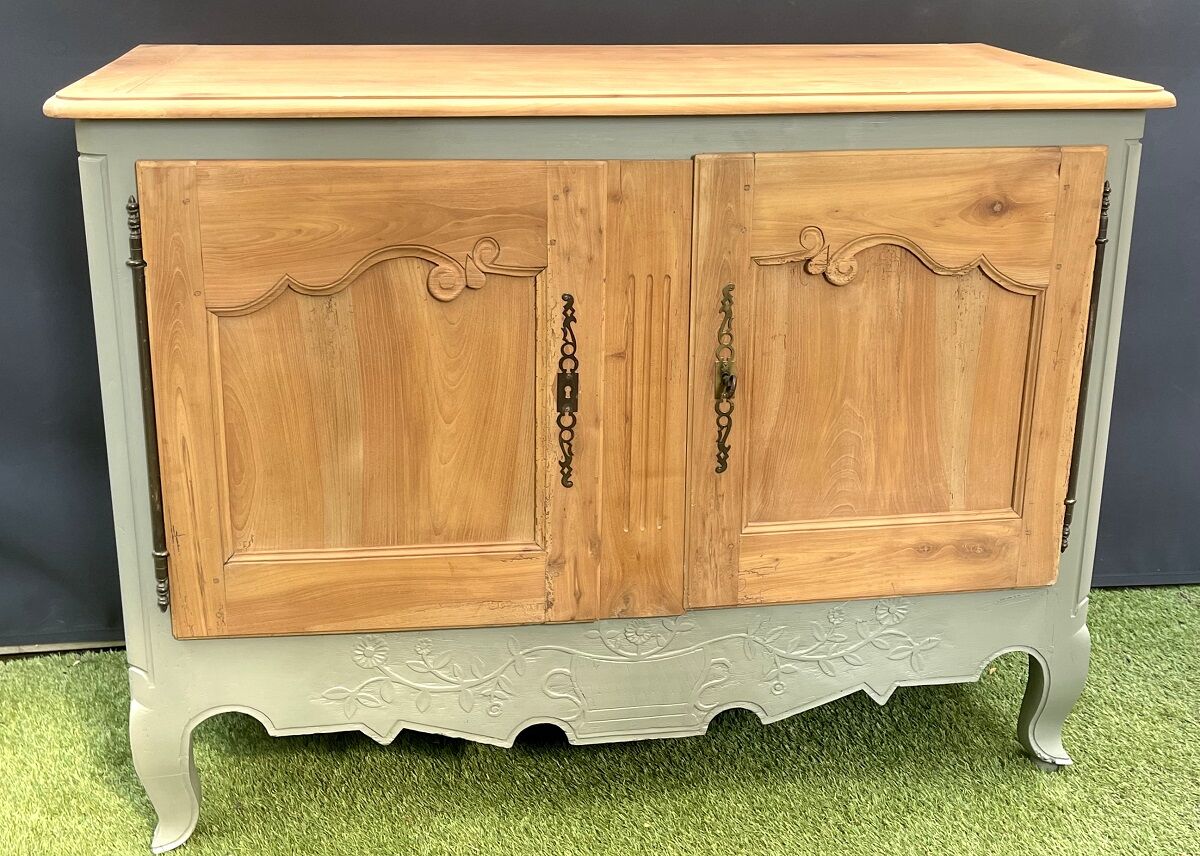 Low sideboard