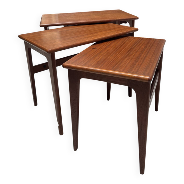 Tables gigognes Scandinaves